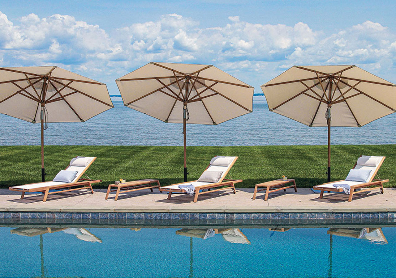 HOW TO CHOOSE THE PERFECT POOL AND BEACH UMBRELLAS