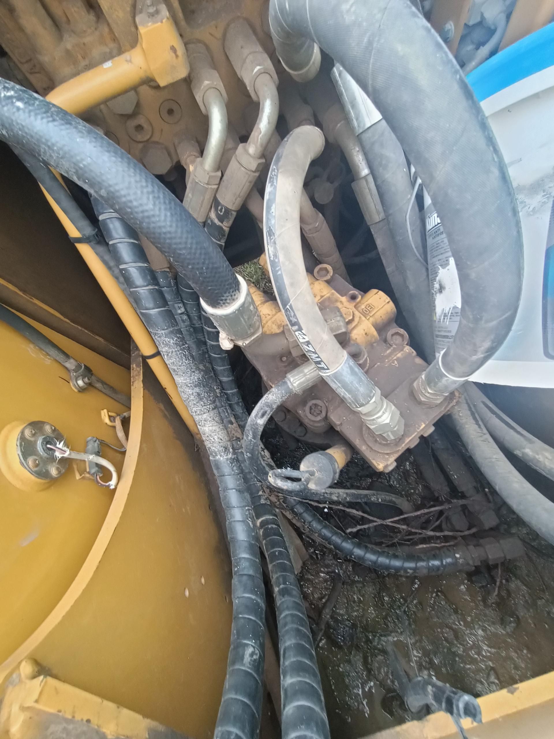 CAT  318DL  Excavator