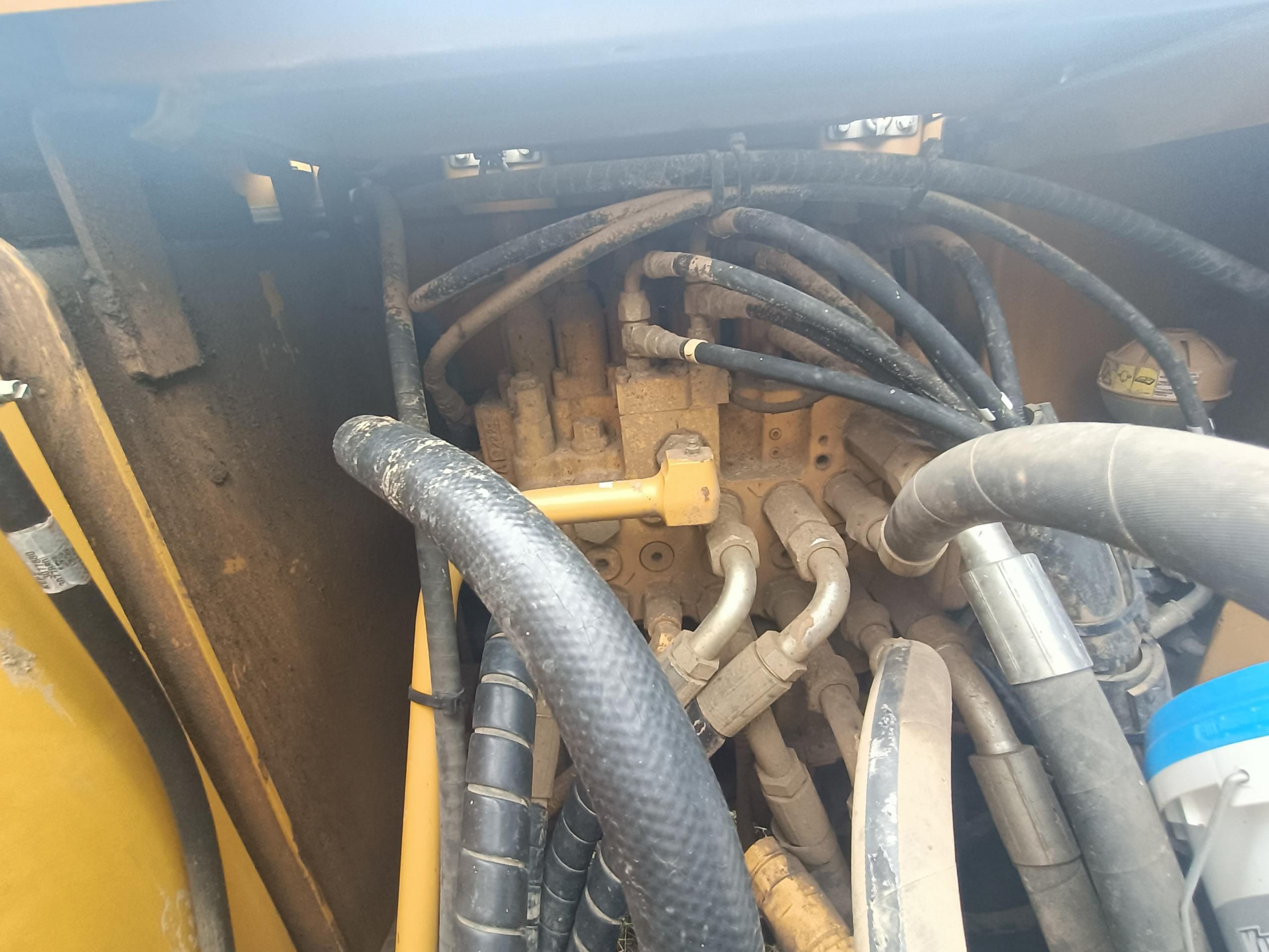 CAT  318DL  Excavator