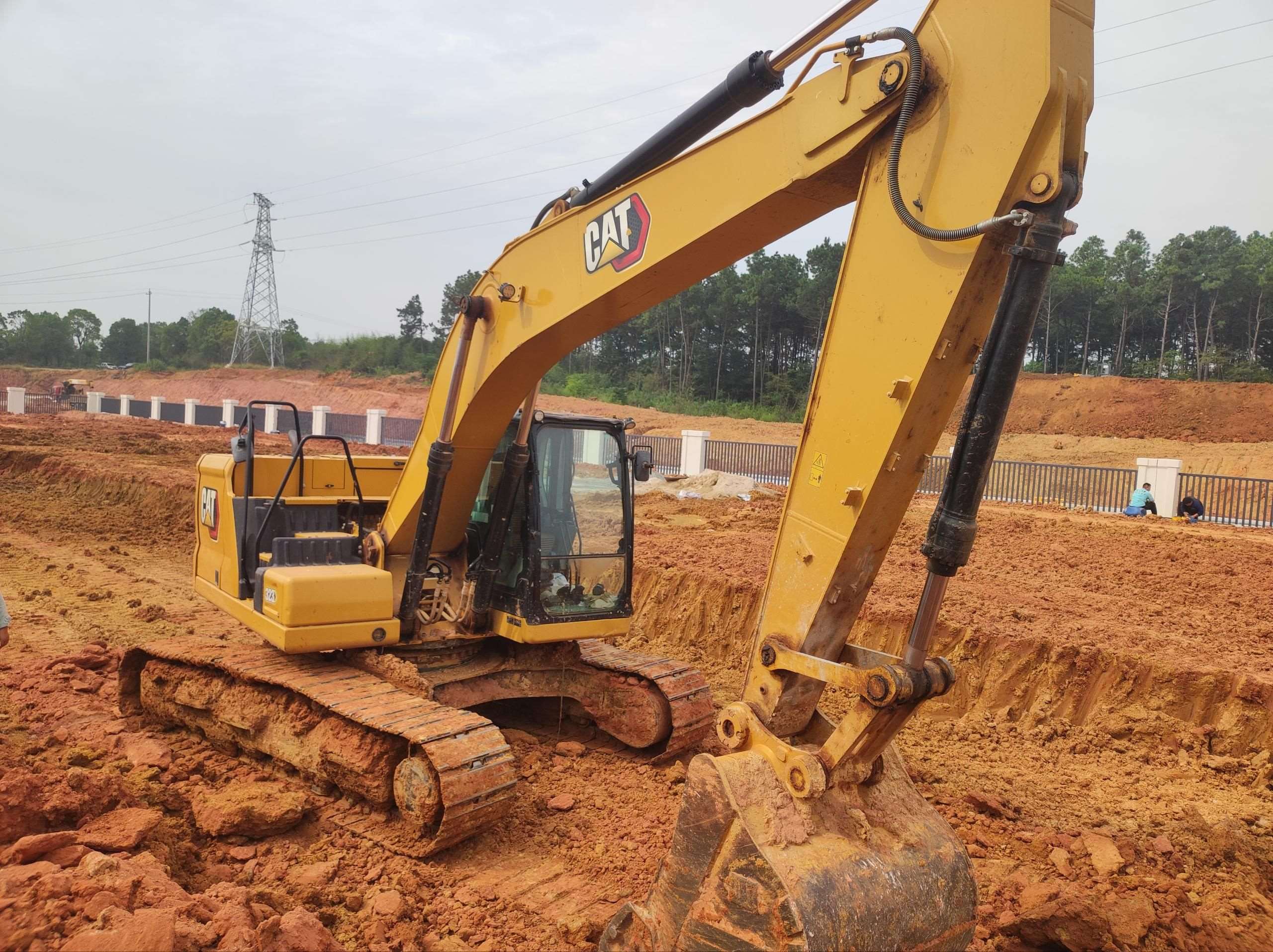 CAT 320   Excavator