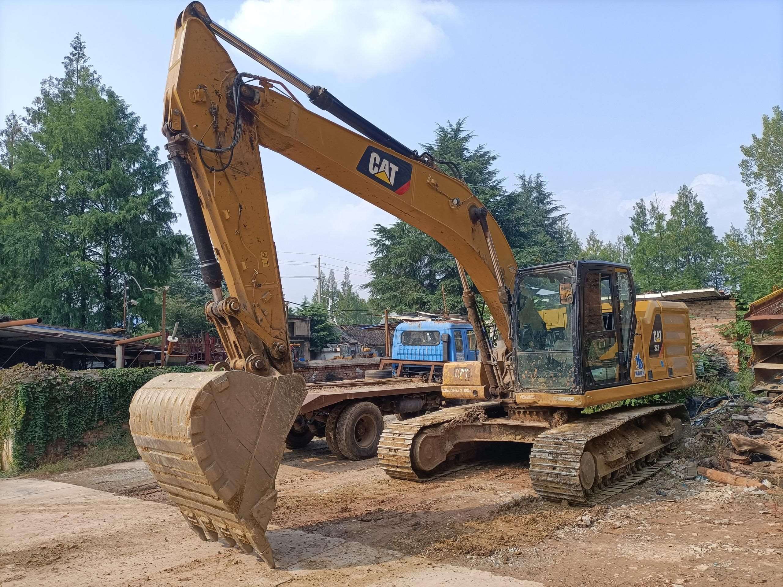 CAT 323   Excavator 