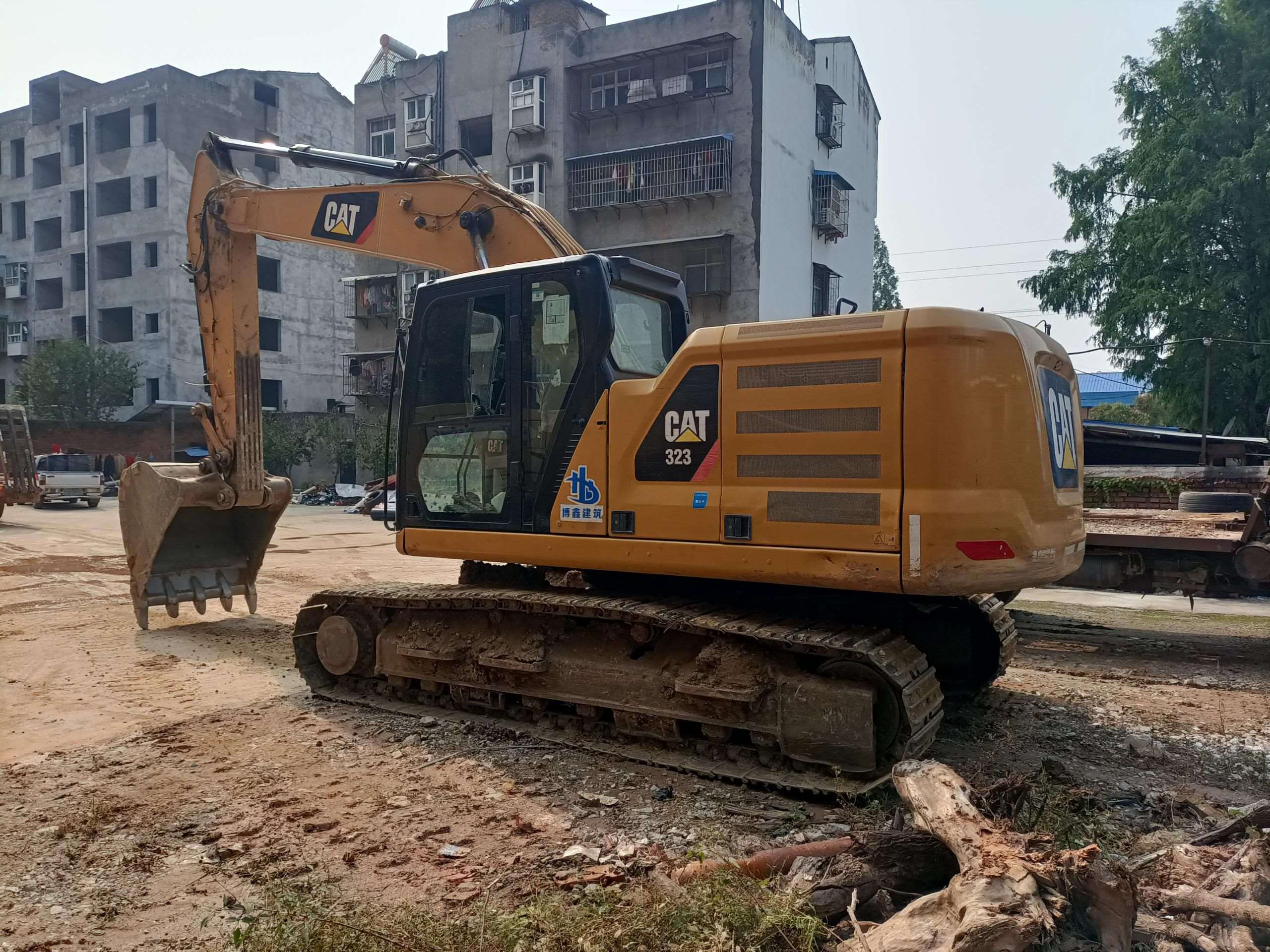 CAT 323   Excavator 