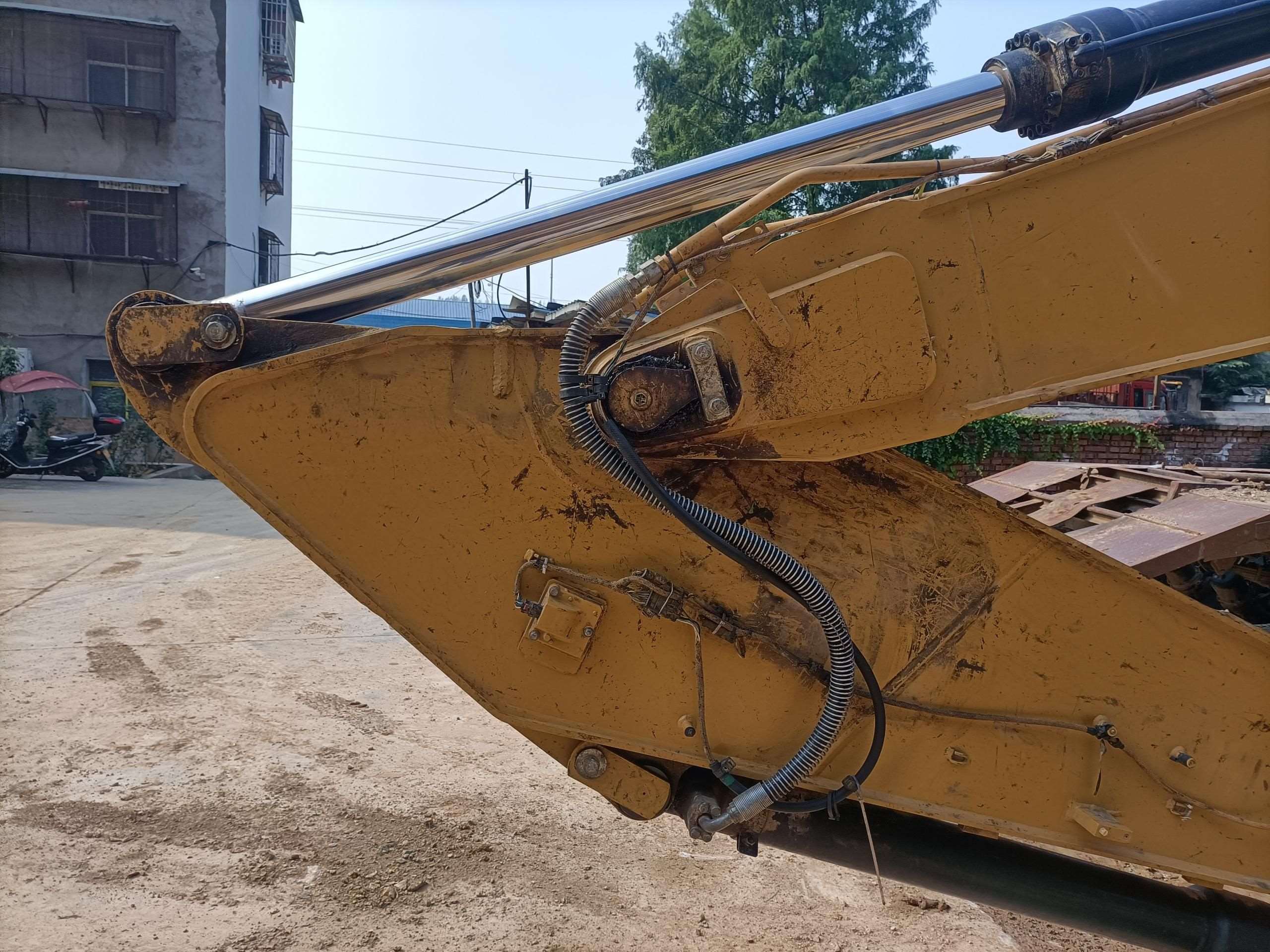 CAT 323   Excavator 