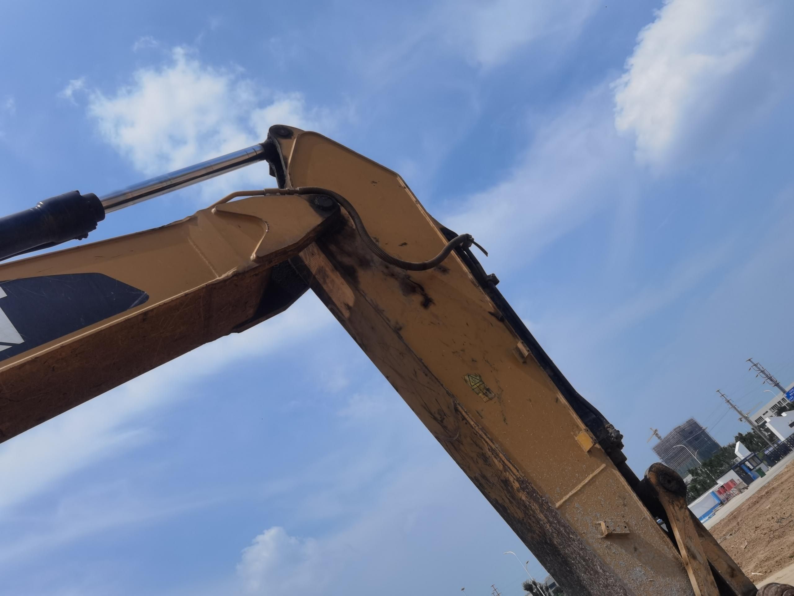 CAT 323DL   Excavator