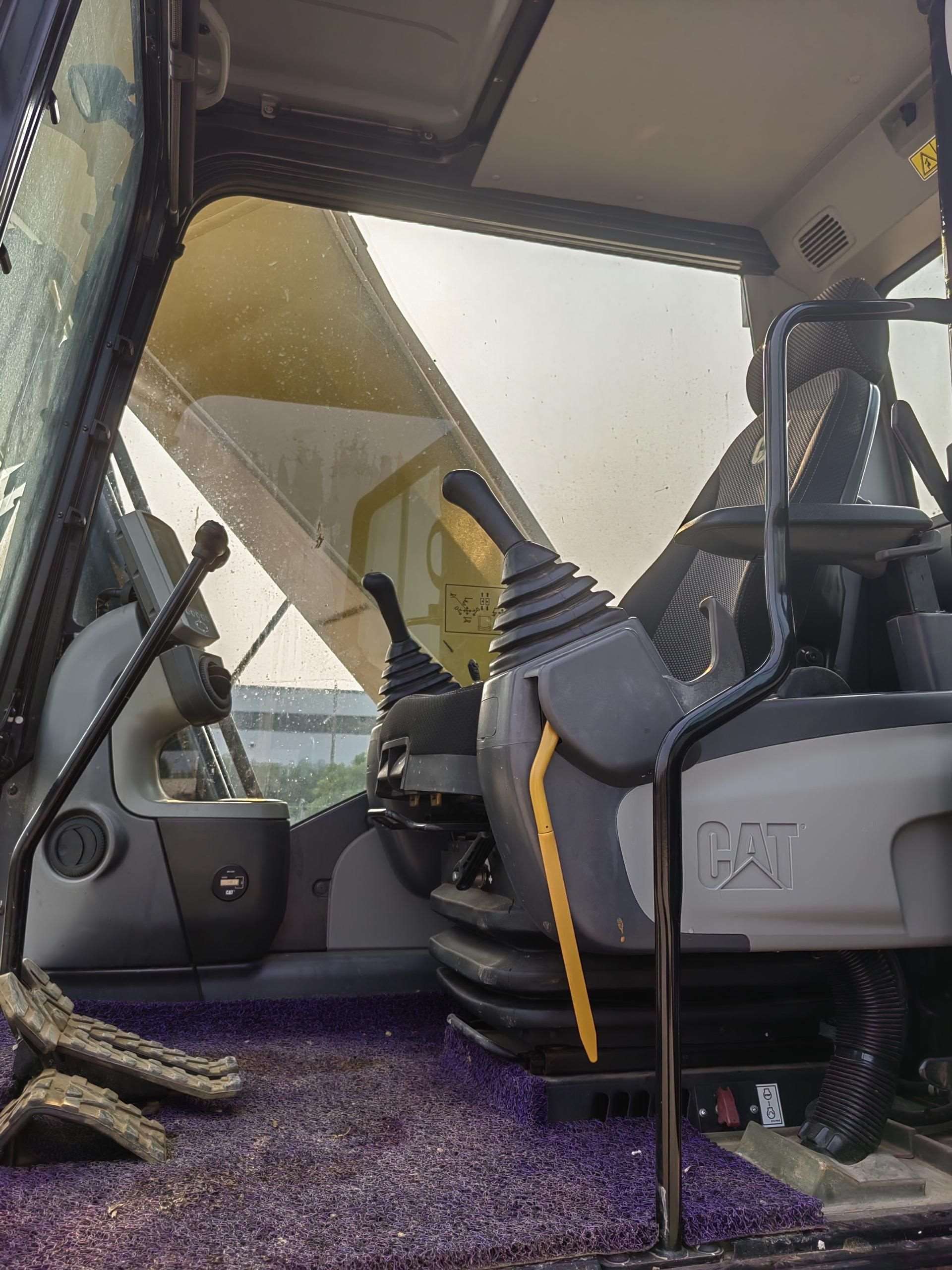 CAT 326D2L  Excavator