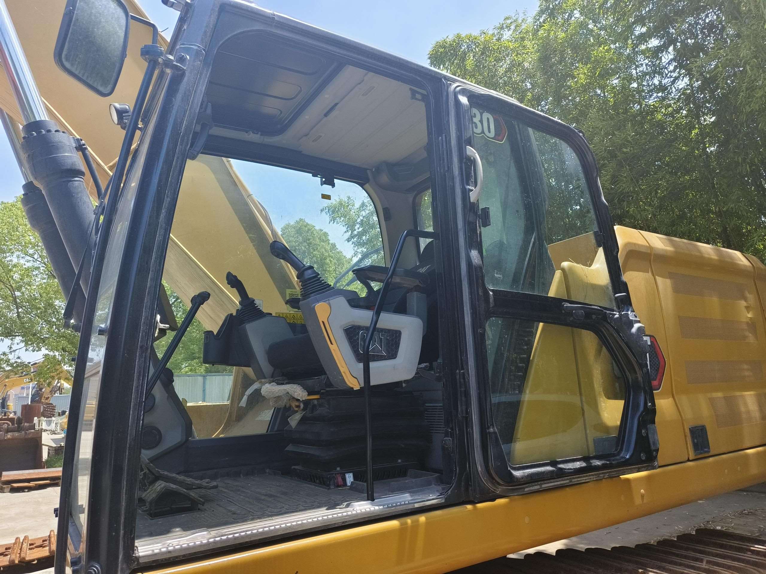 CAT 330  Excavator