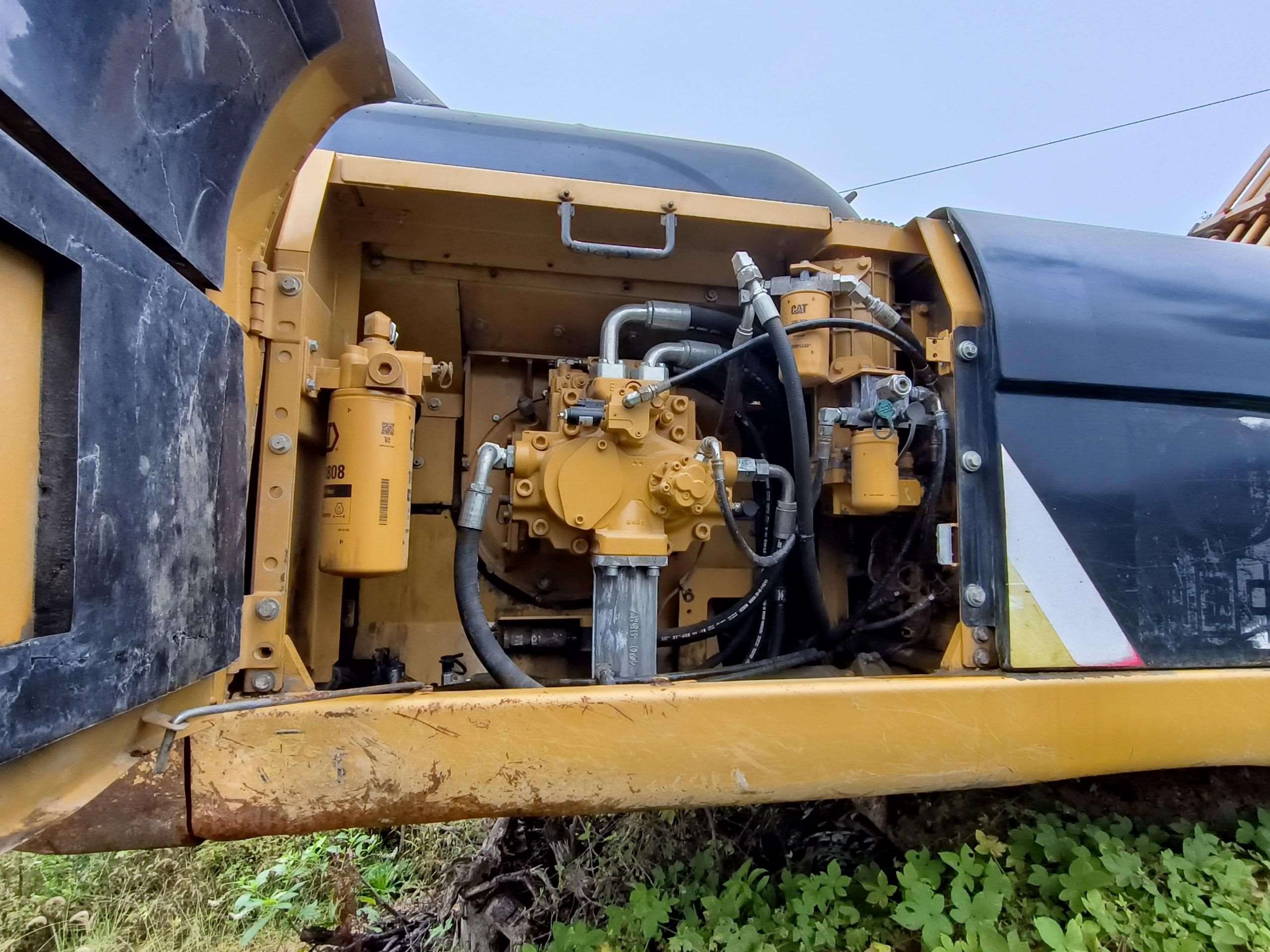 CAT 340D2L Excavator