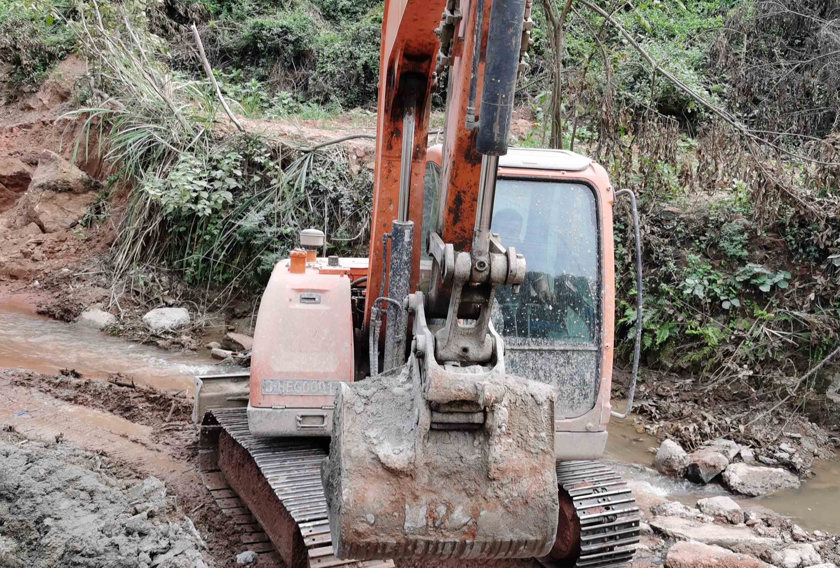 DOOSAN  75-9   Excavator