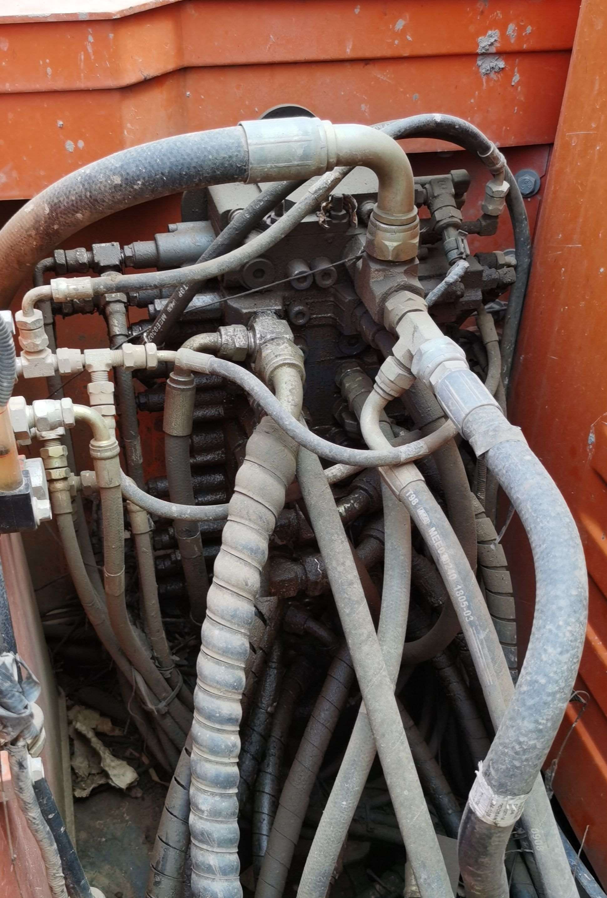 DOOSAN  75-9   Excavator