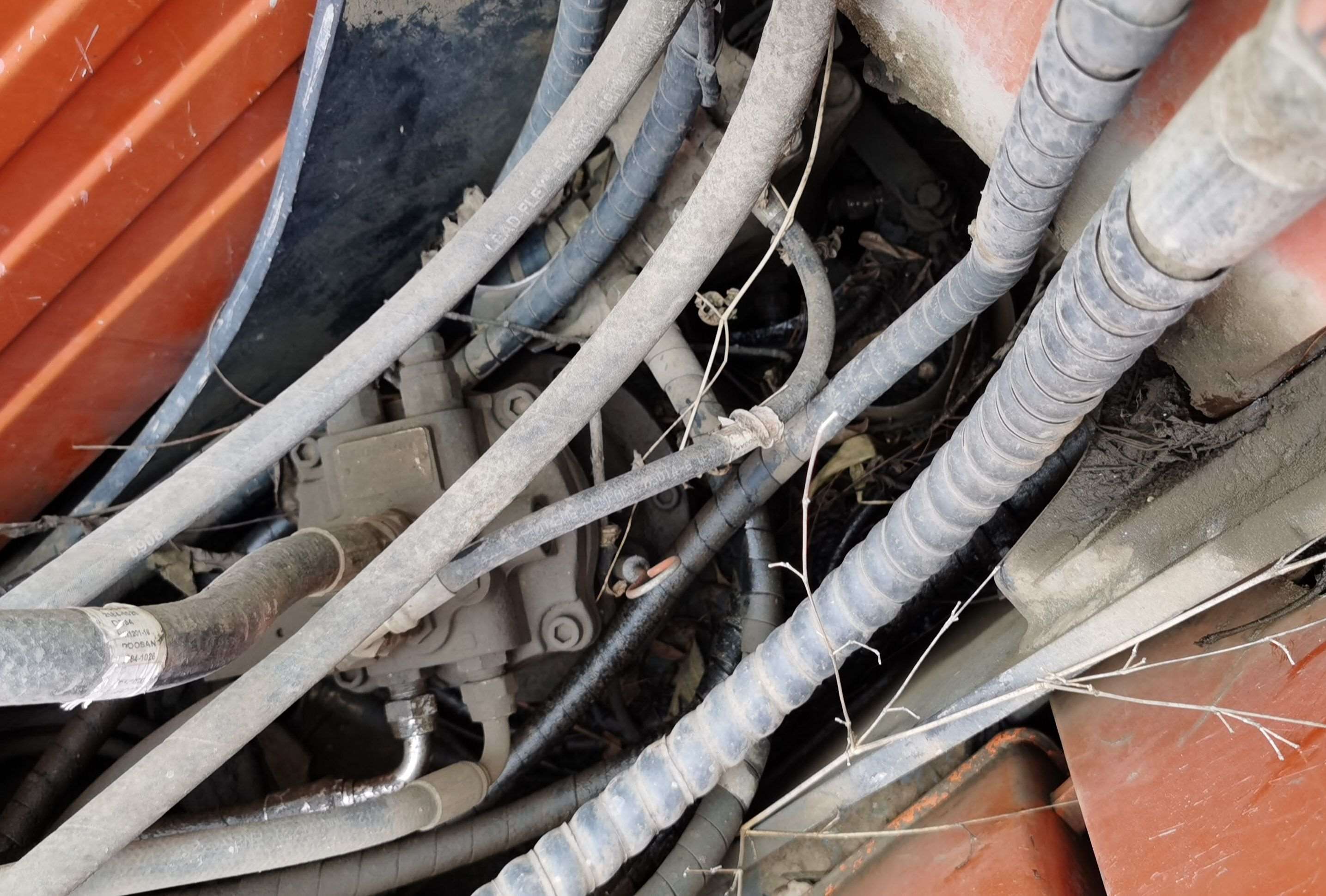 DOOSAN  75-9   Excavator