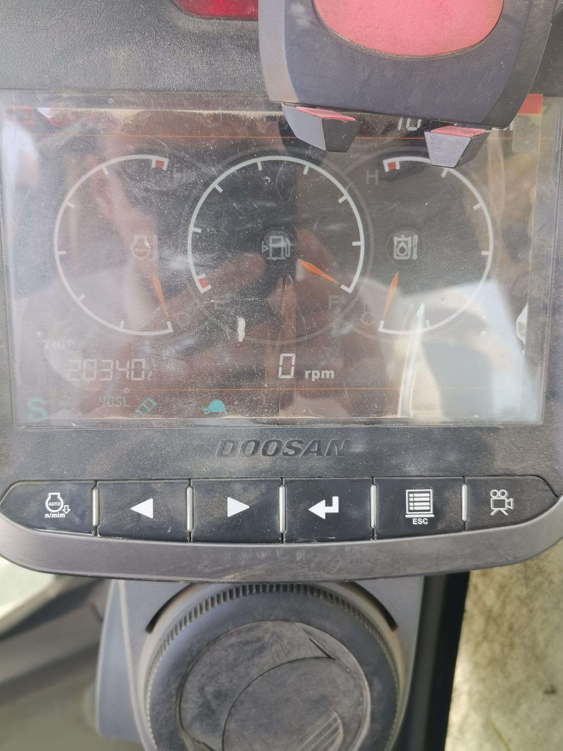 DOOSAN  DX560   Excavator