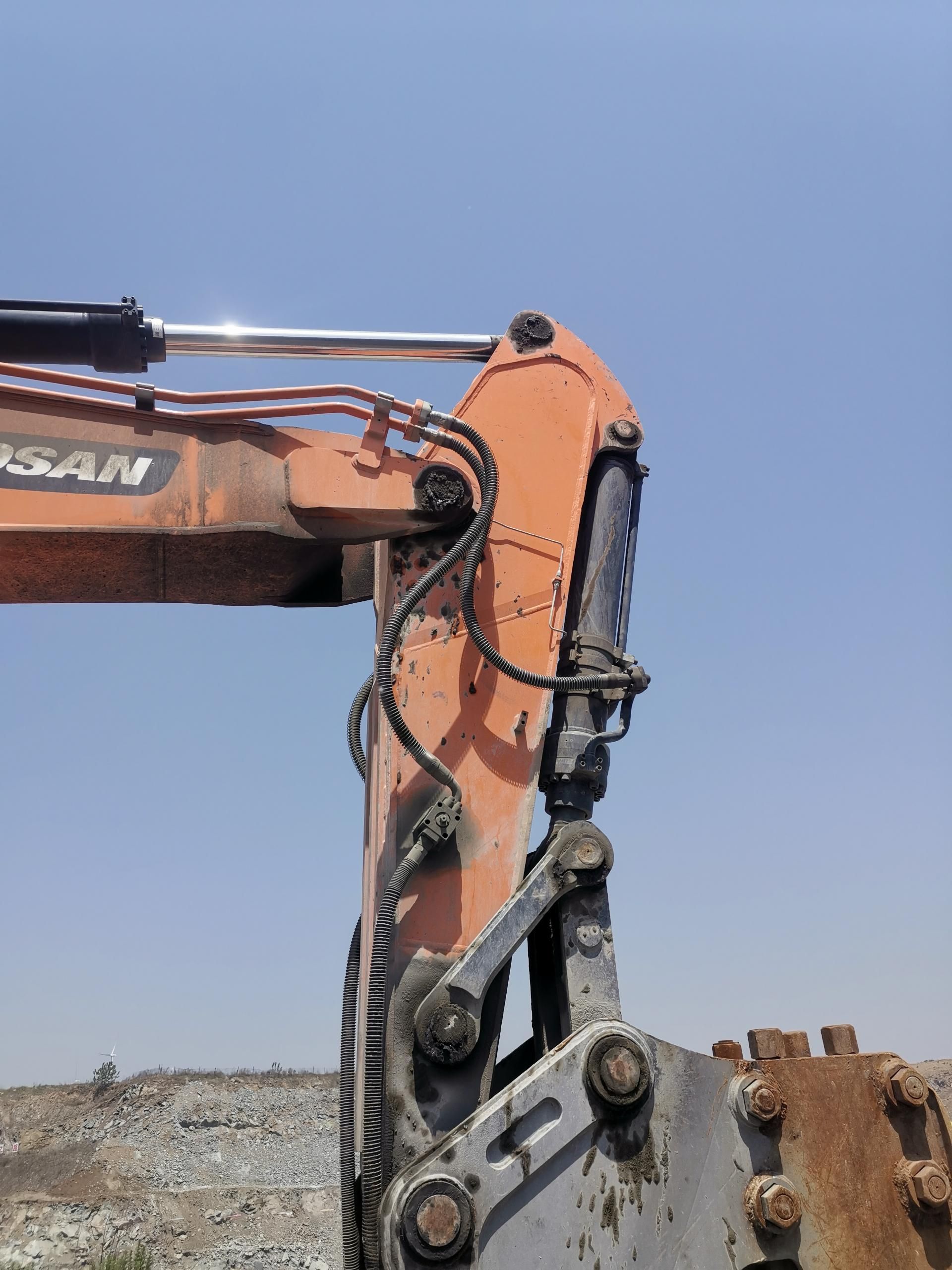 DOOSAN  DX560   Excavator