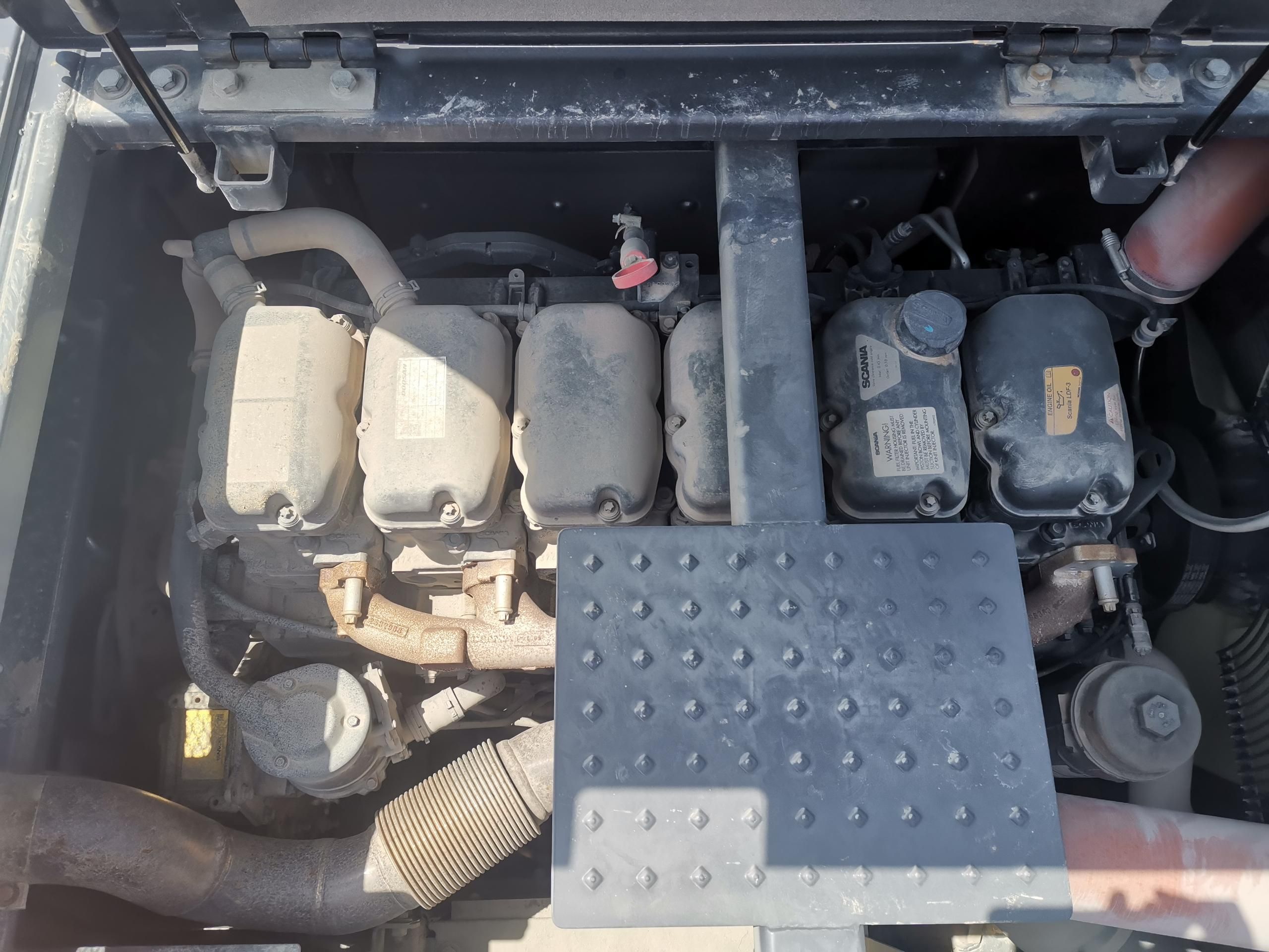 DOOSAN  DX560   Excavator