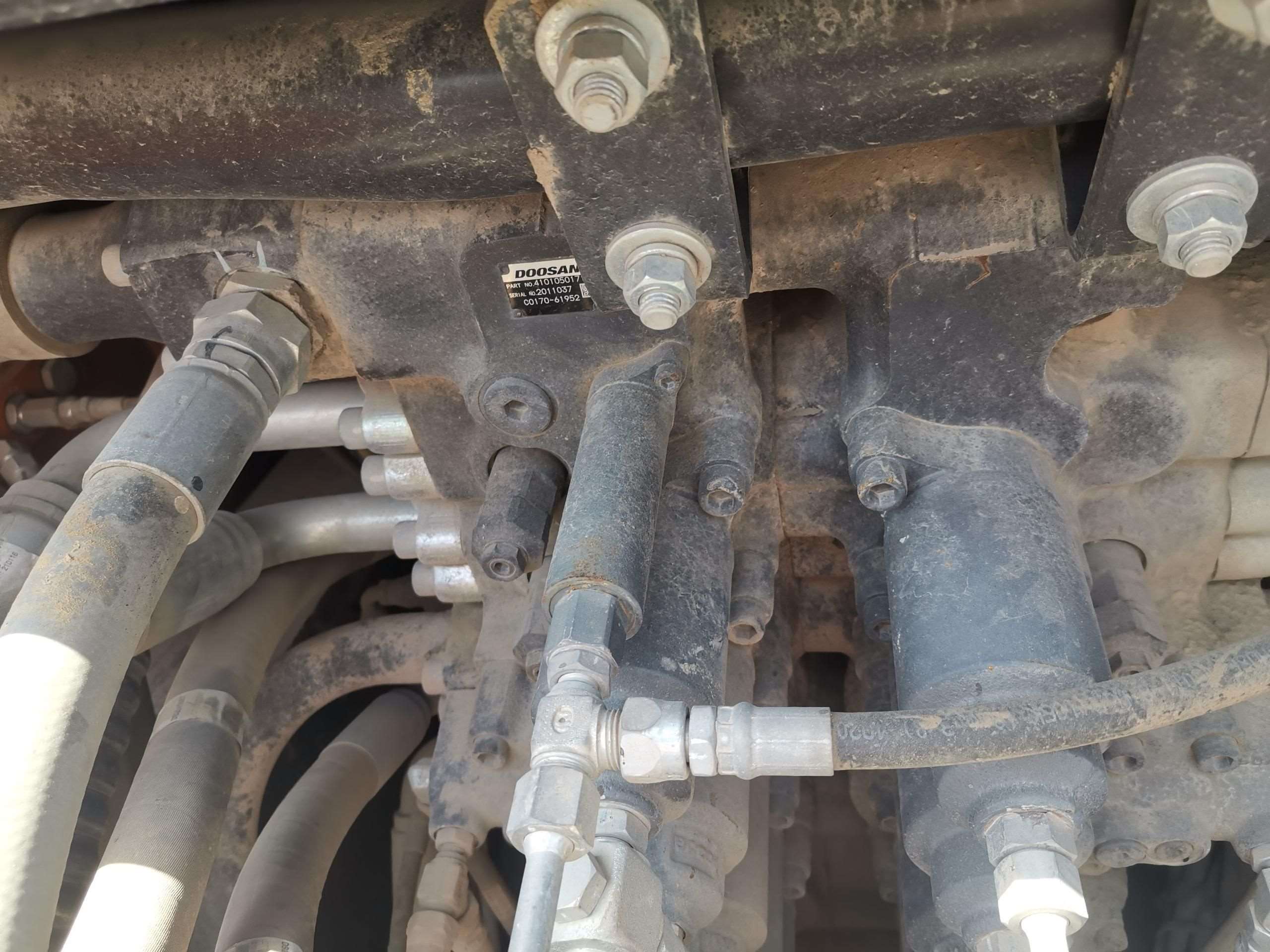 DOOSAN  DX560   Excavator