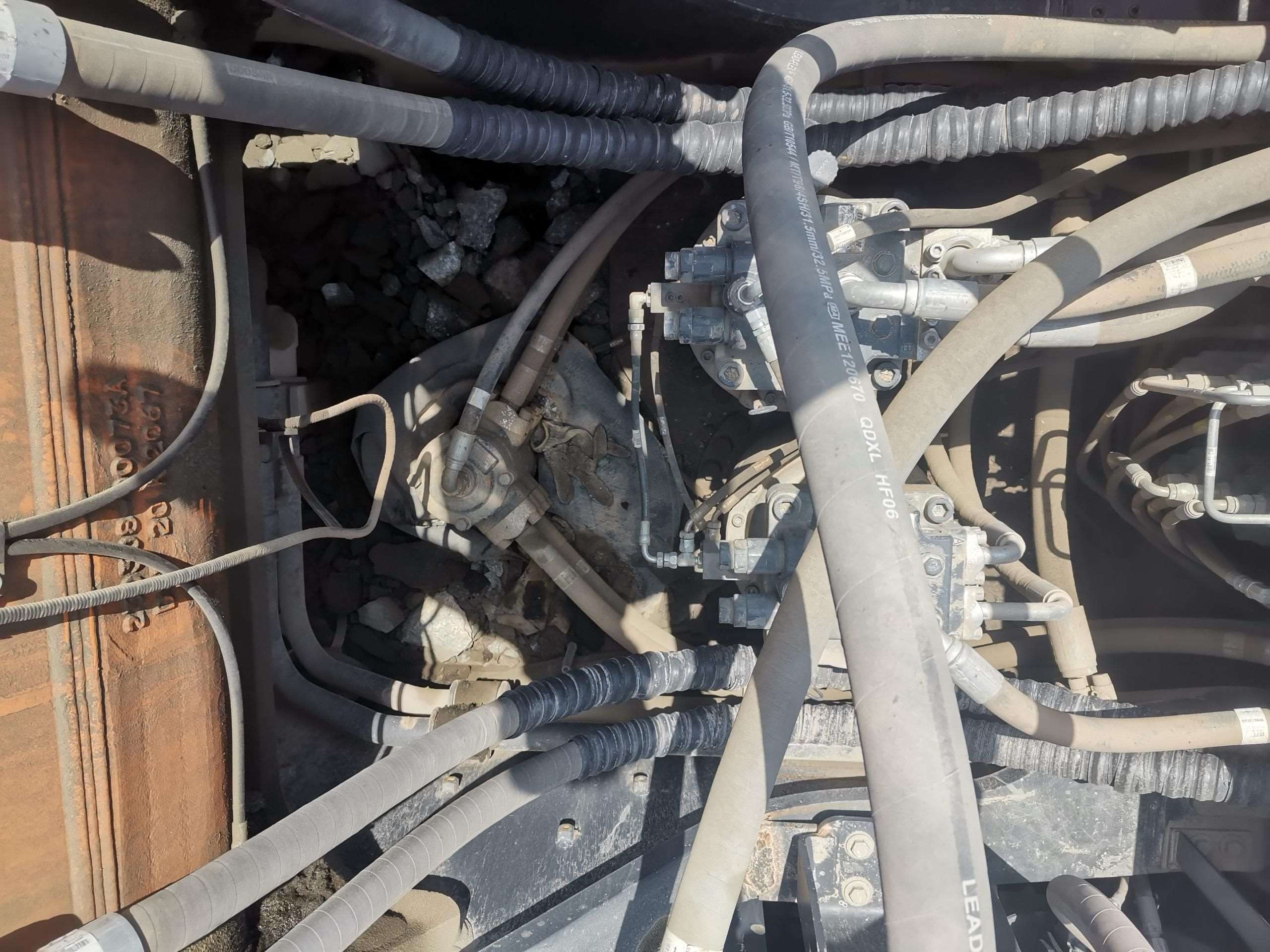 DOOSAN  DX560   Excavator