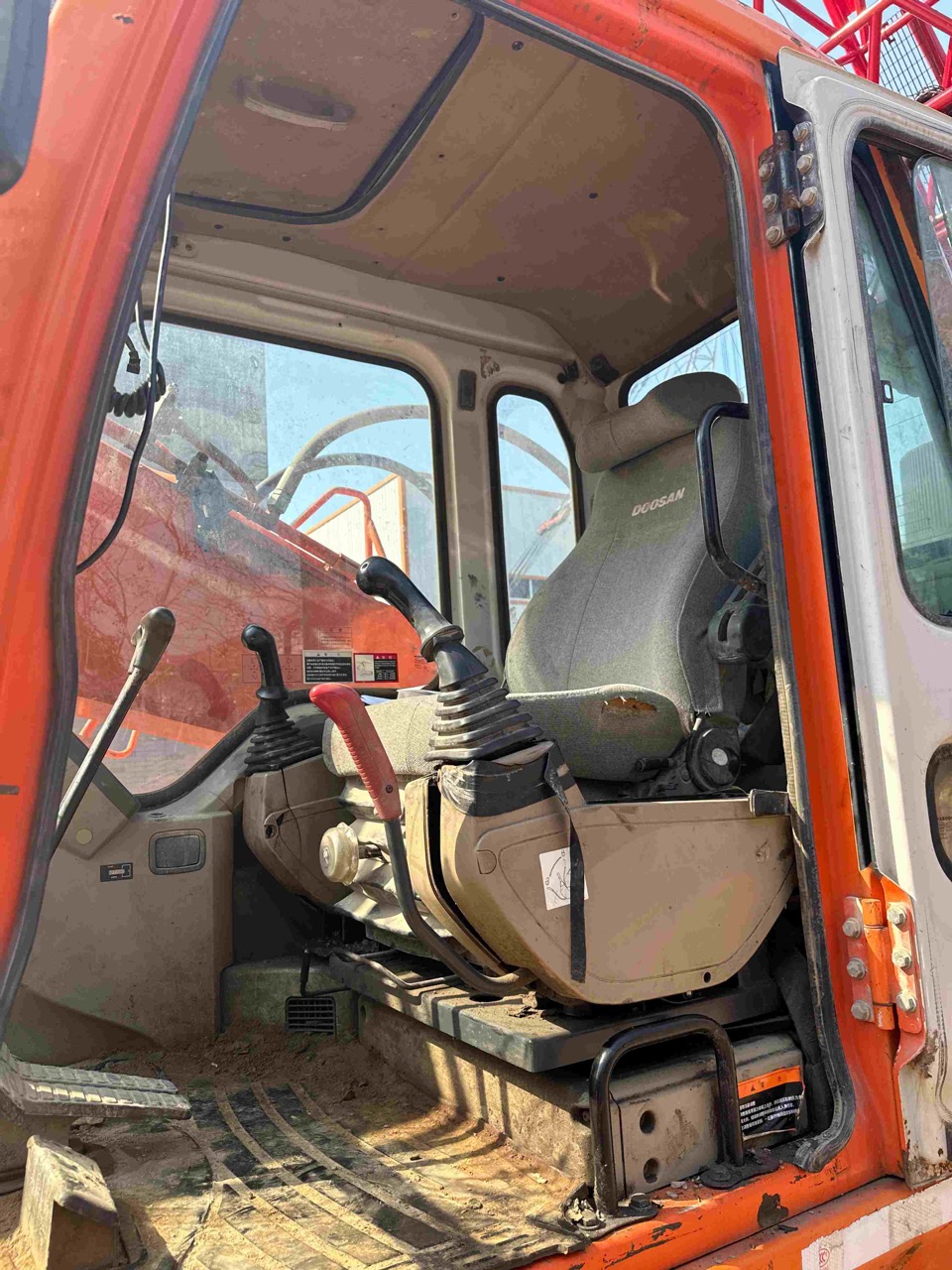 DOOSAN  DH220LC-7  Excavator
