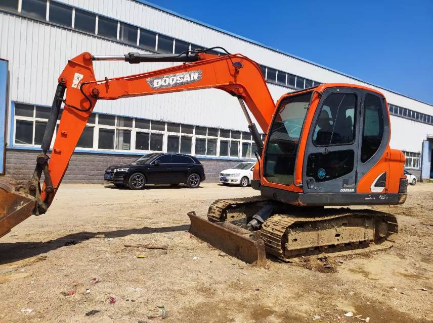 DOOSAN  DX75-9C   Excavator