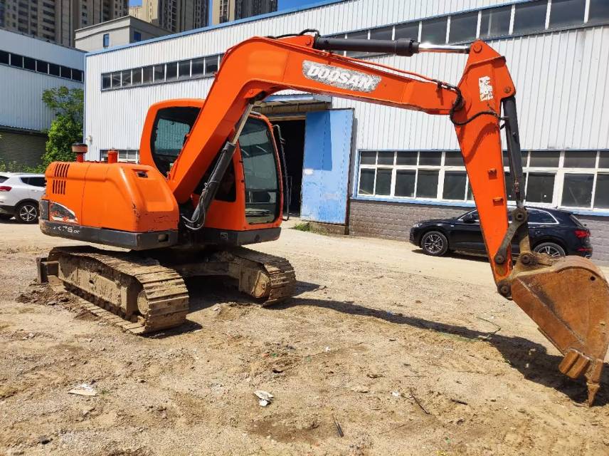 DOOSAN  DX75-9C   Excavator