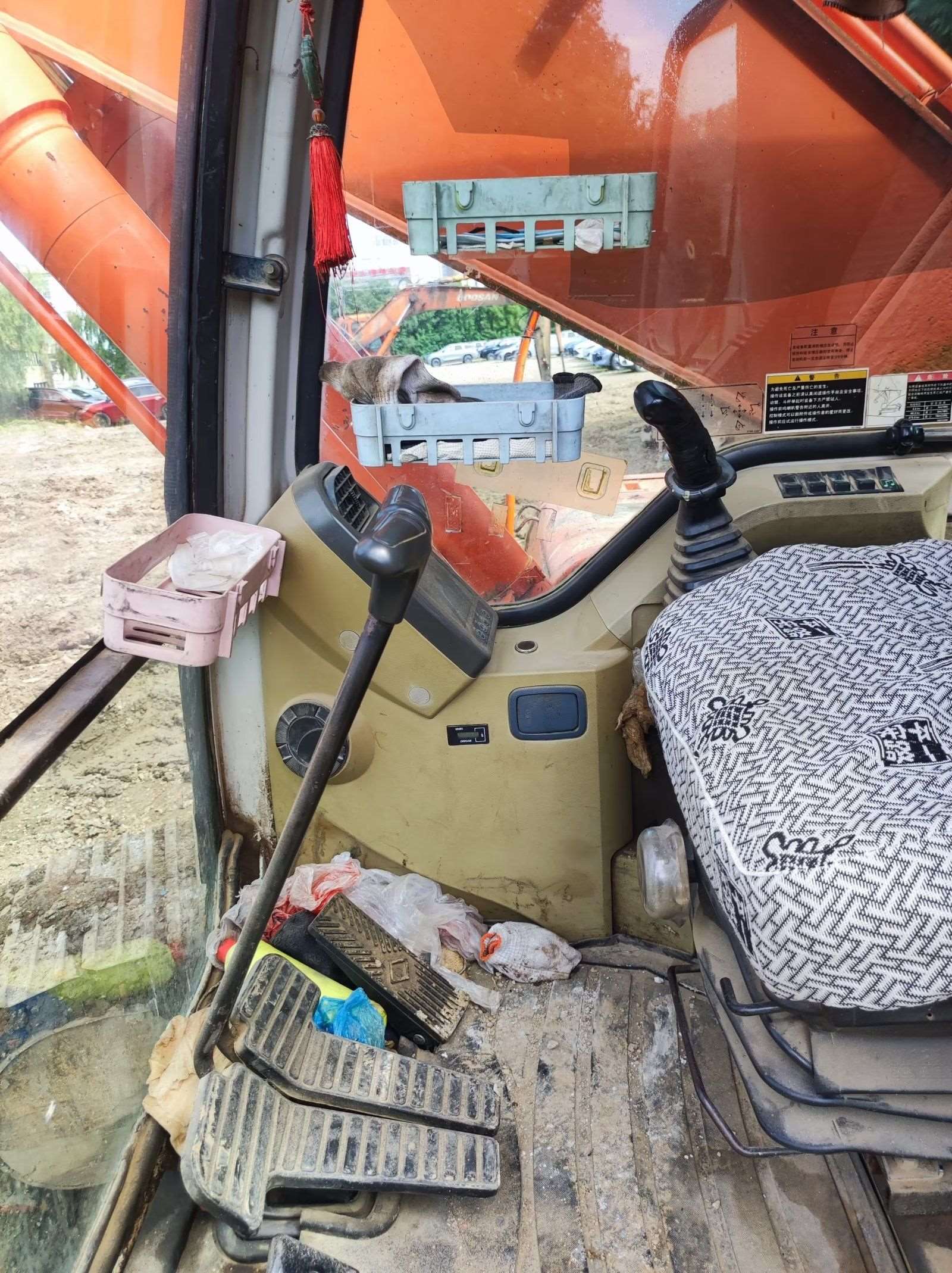 DOOSAN  DX220-7  Excavator