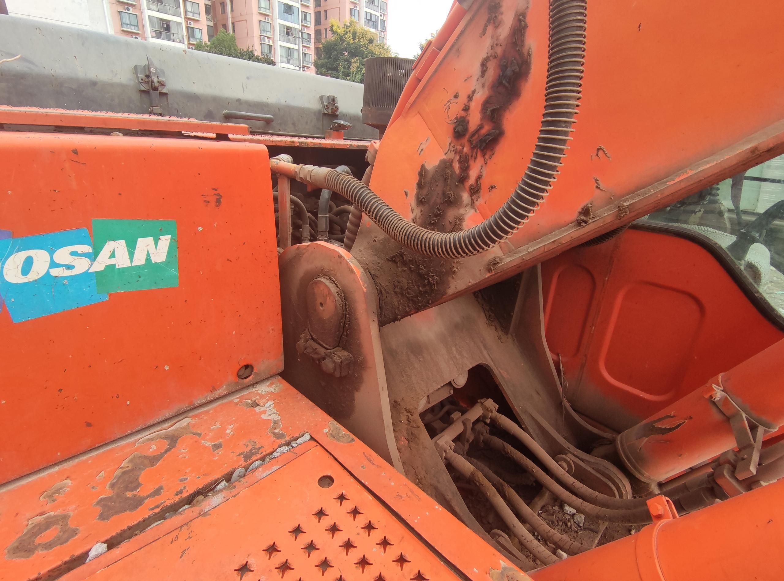 DOOSAN  DX225LC-9   Excavator