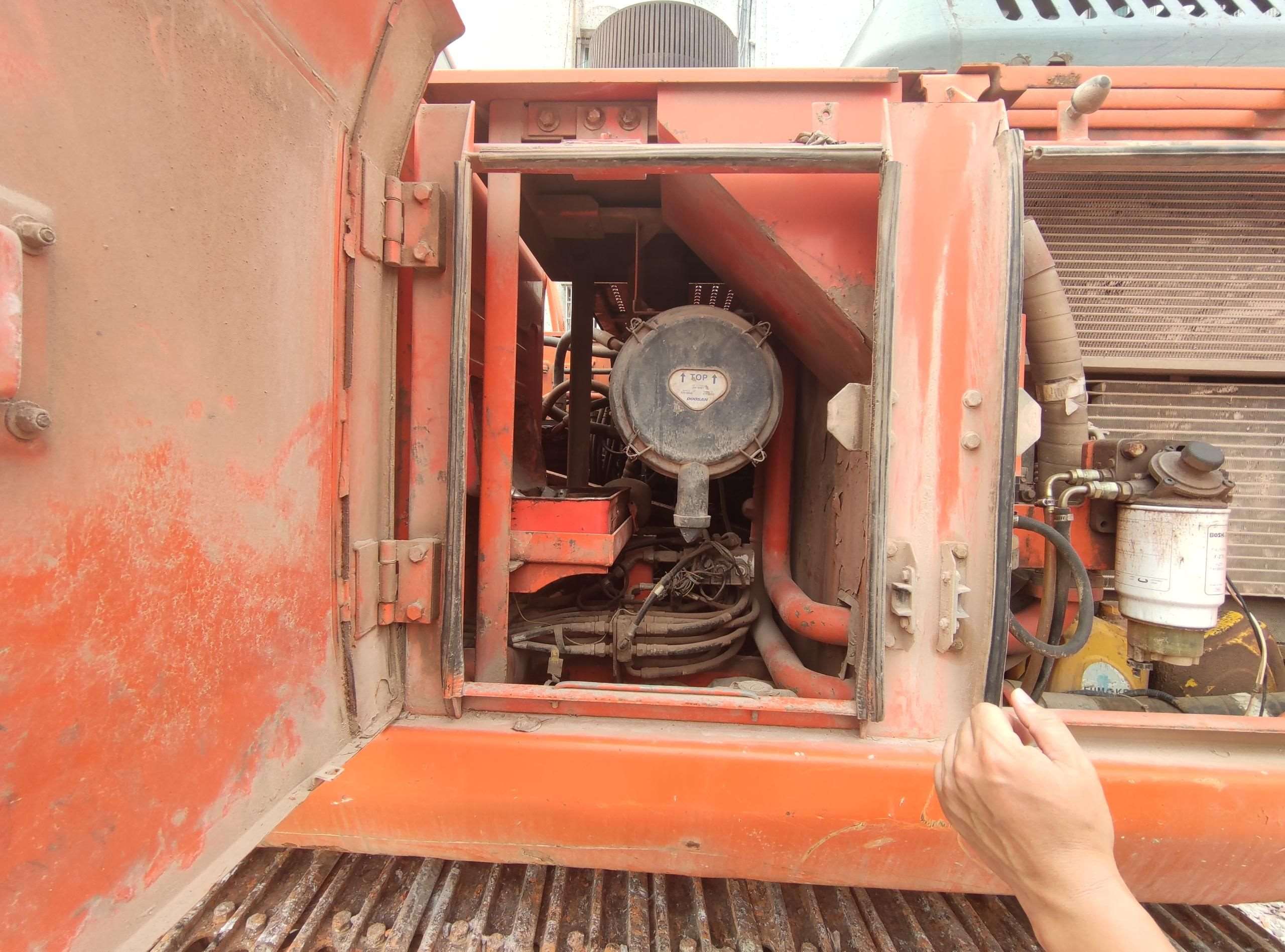 DOOSAN  DX225LC-9   Excavator