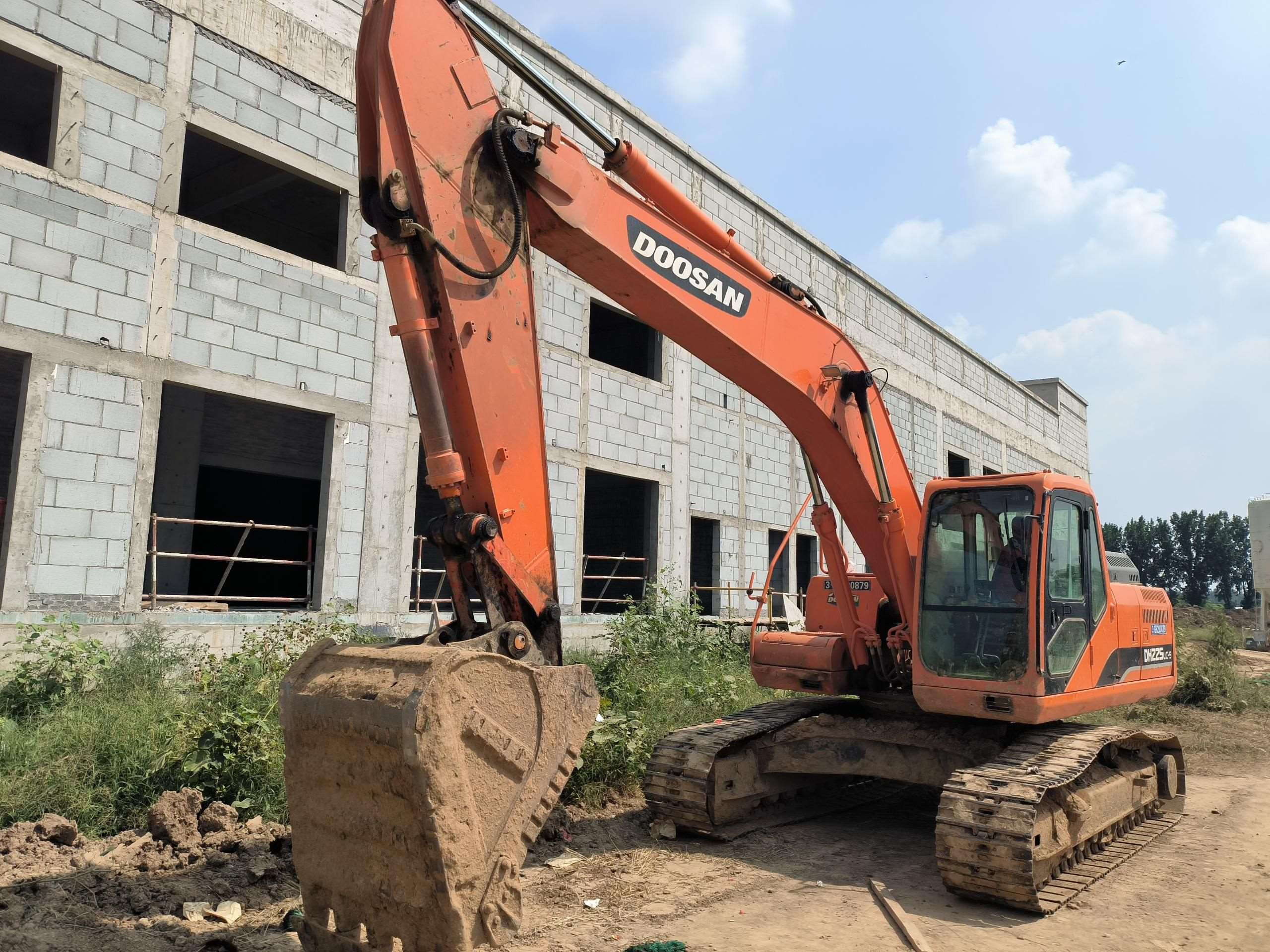 DOOSAN  DX225LC-9  Excavator