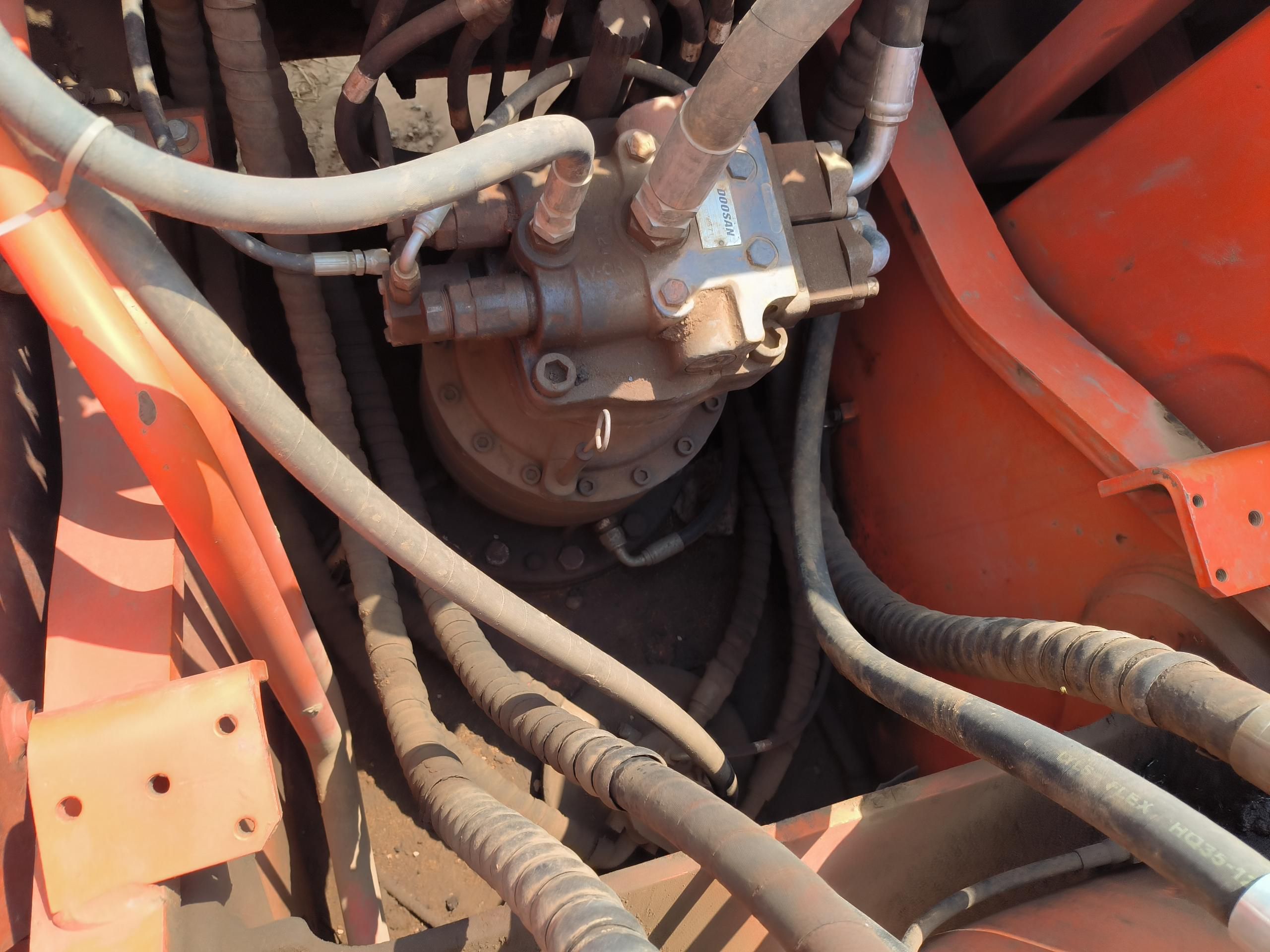 DOOSAN  DX225LC-9  Excavator