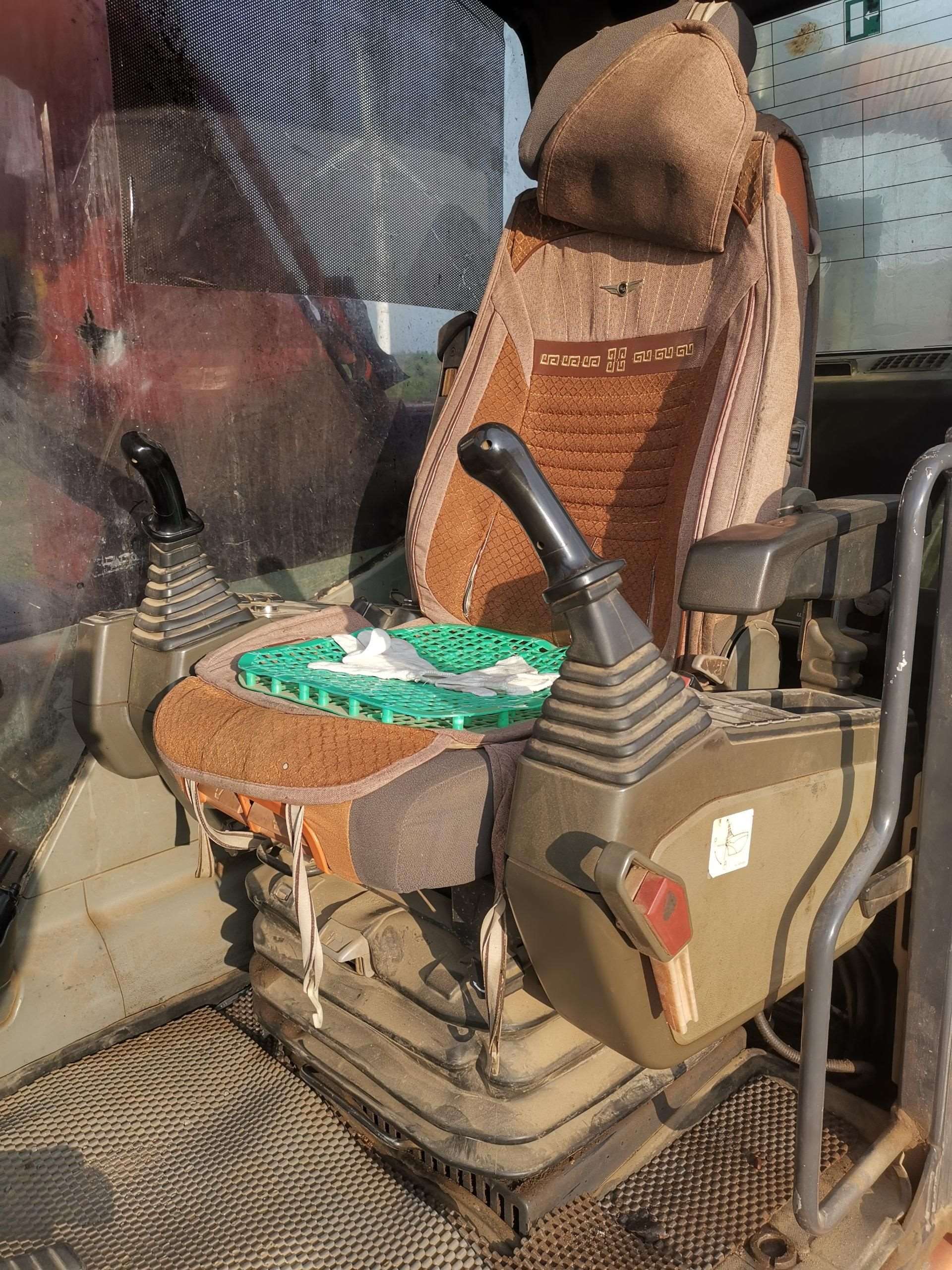 DOOSAN  DX380LC   Excavator