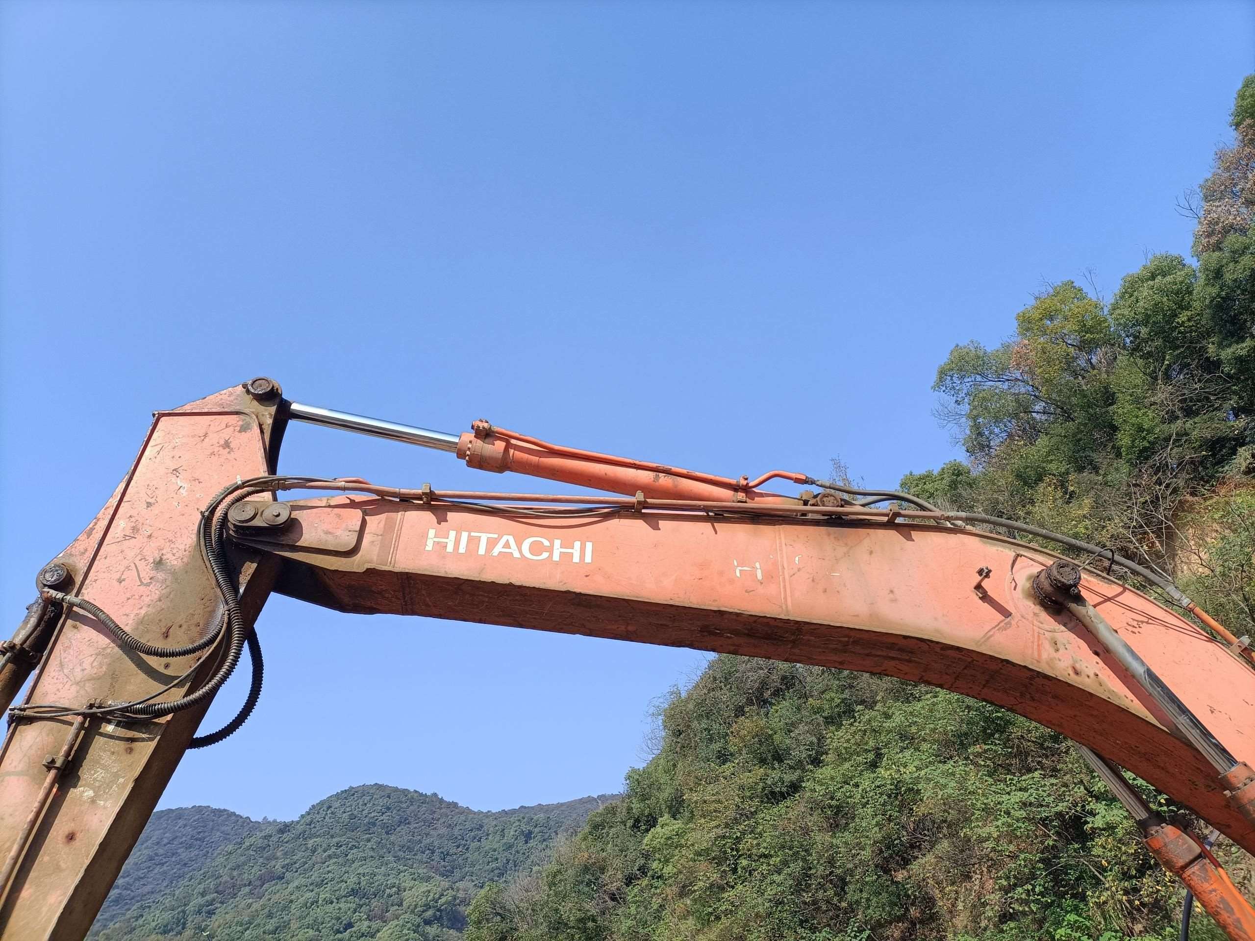 Hitachi EX200-6  Excavator