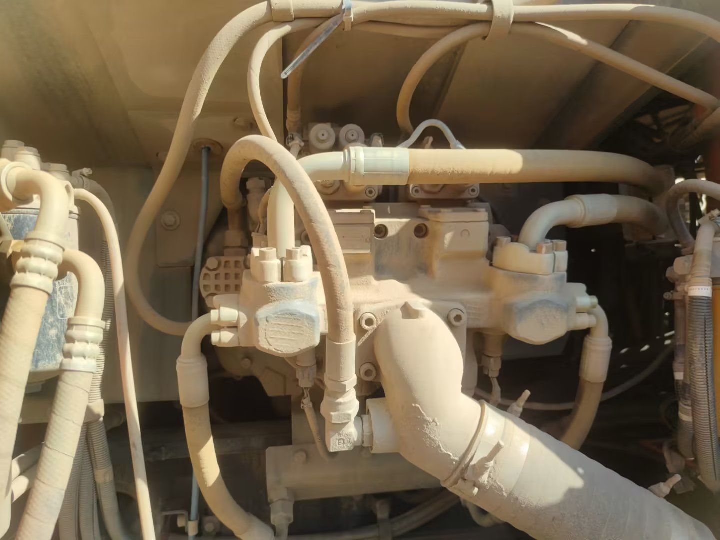 Hitachi ZX210H-5A  Excavator