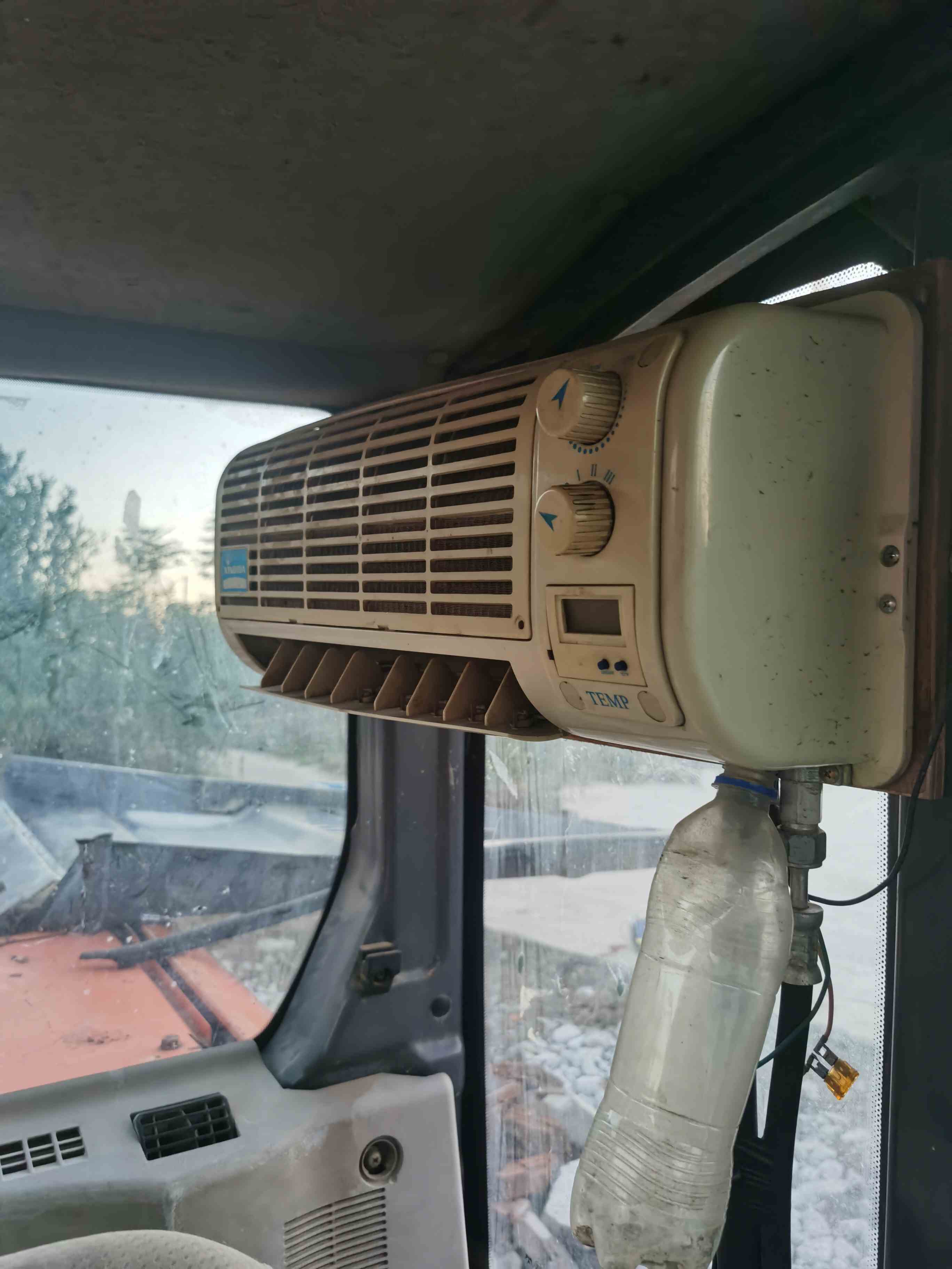 Hitachi ZX210LC-3  Excavator