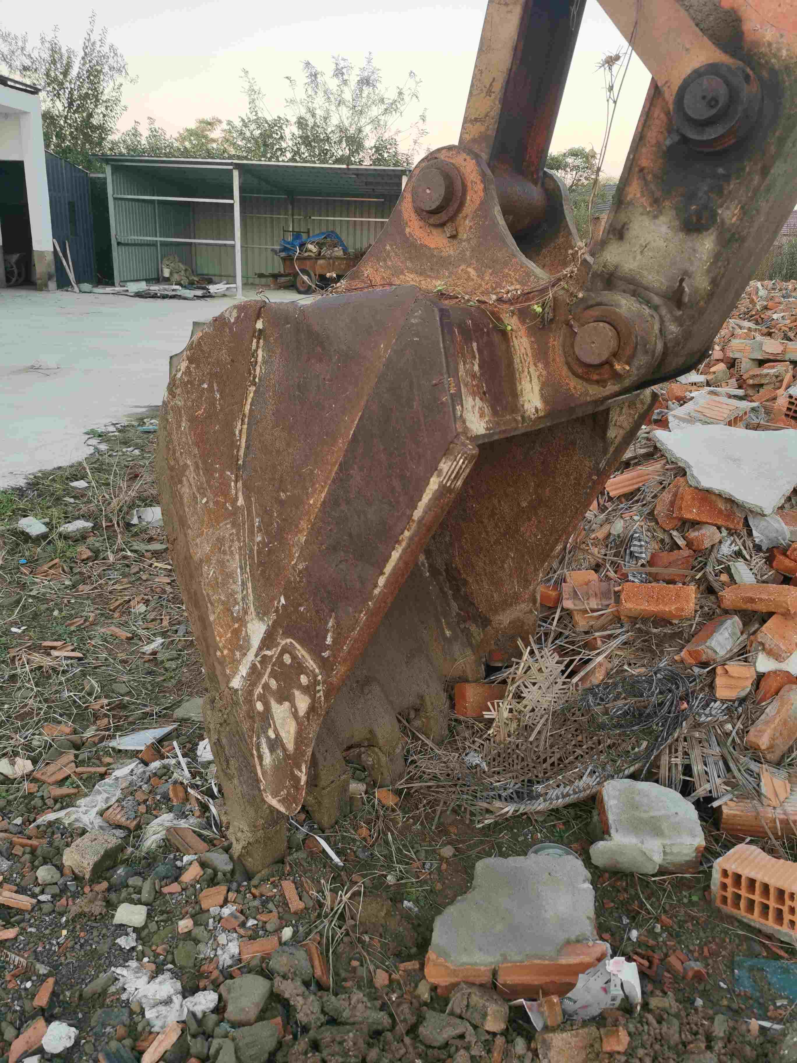 Hitachi ZX210LC-3  Excavator