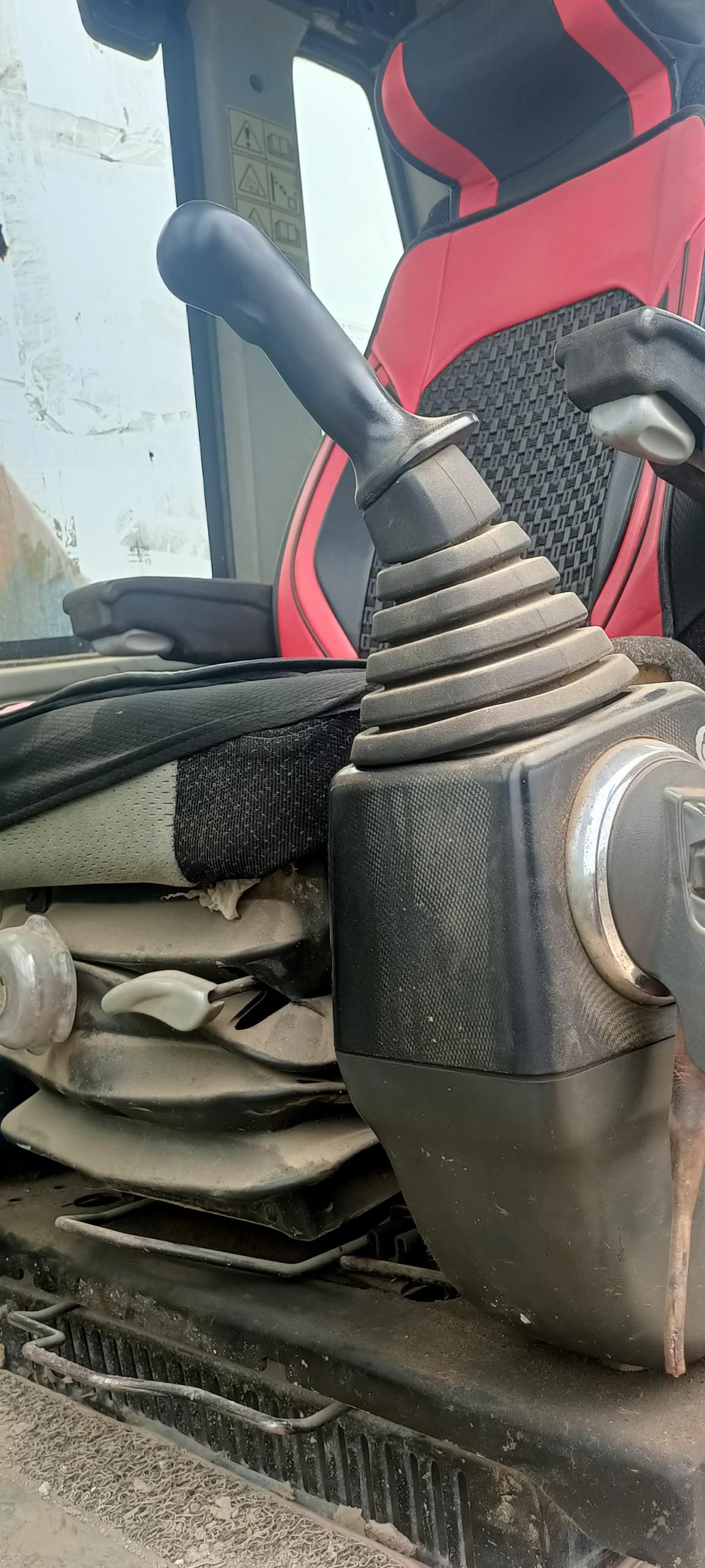 HyundaiR215-7C  Excavator