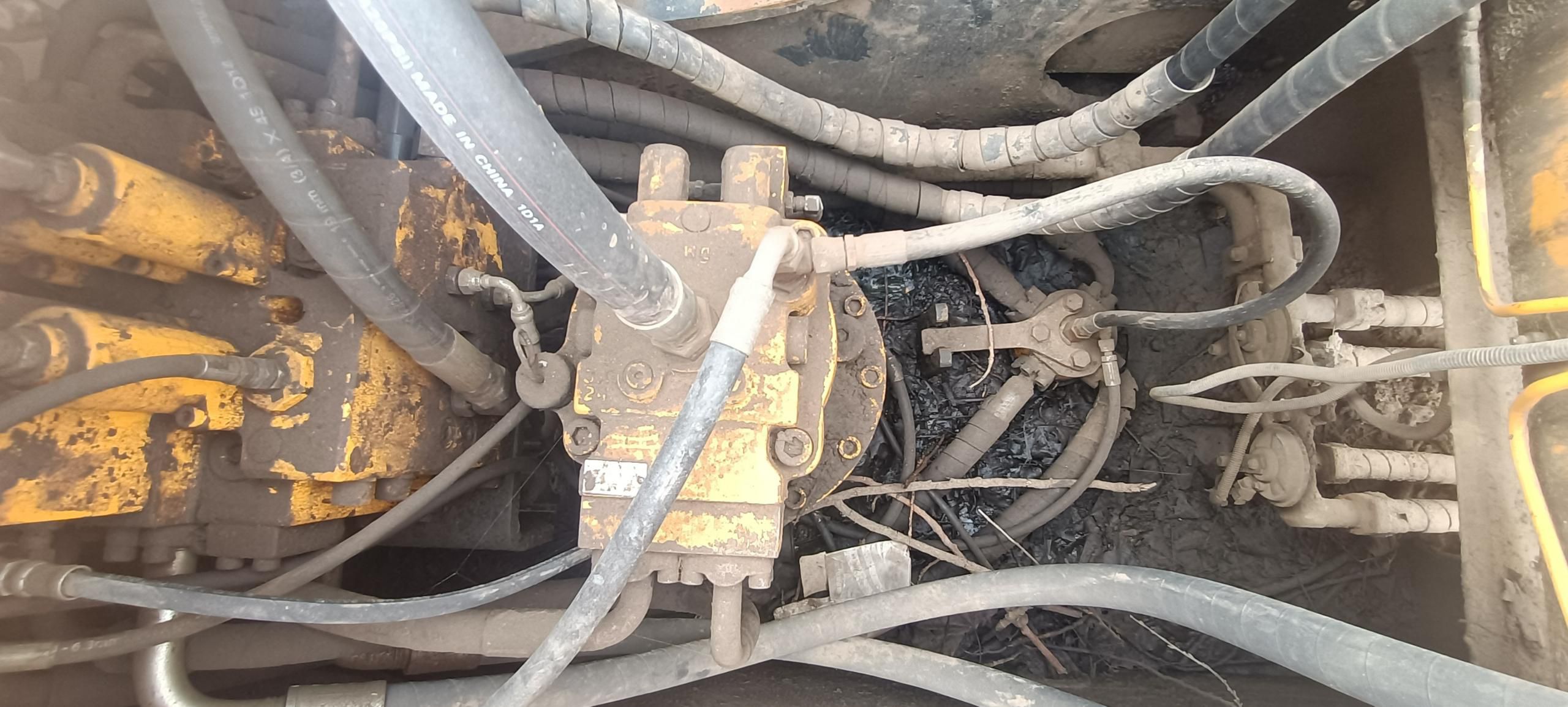 HyundaiR215-7C  Excavator