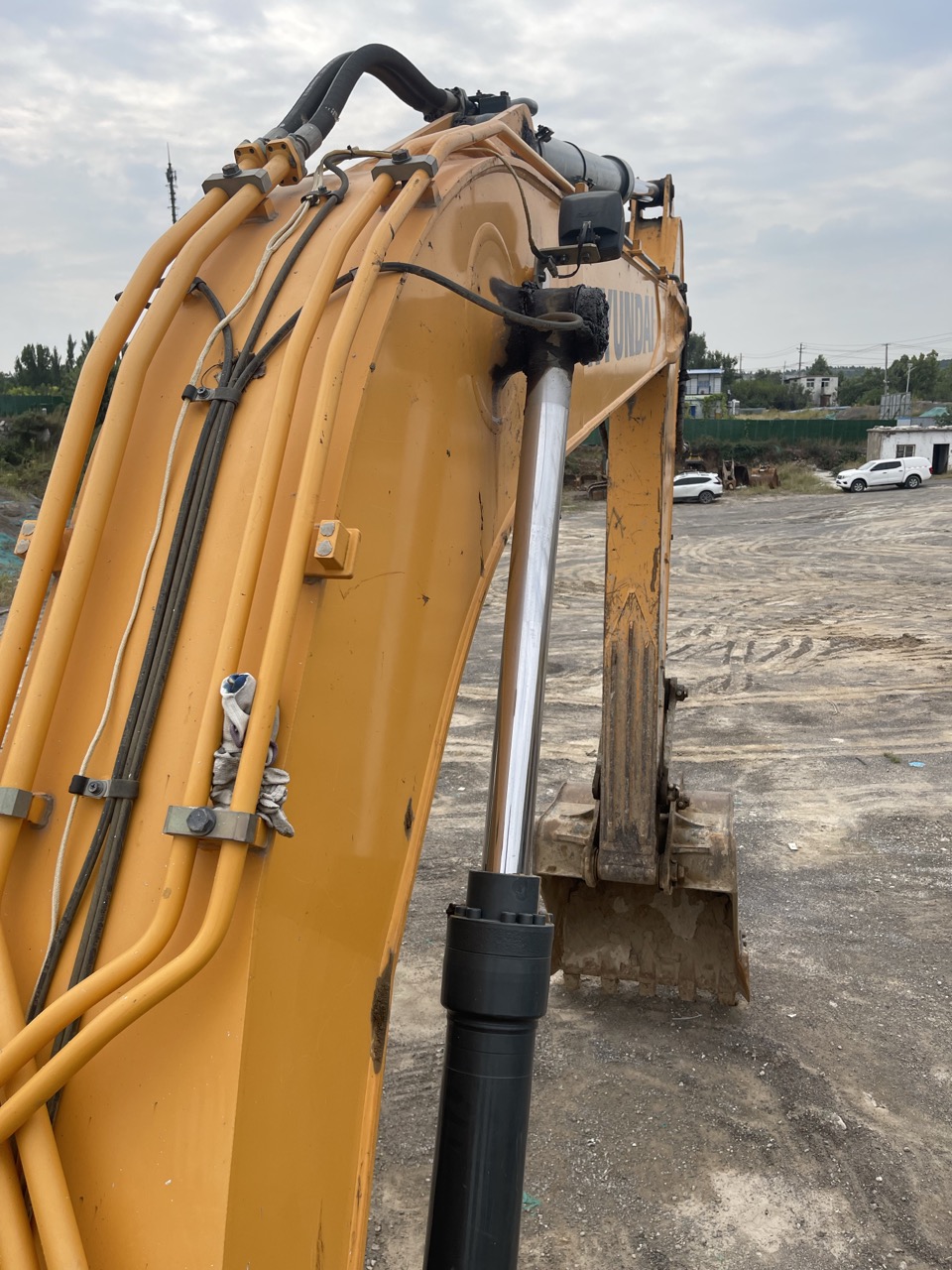 Hyundai R215VS  Excavator