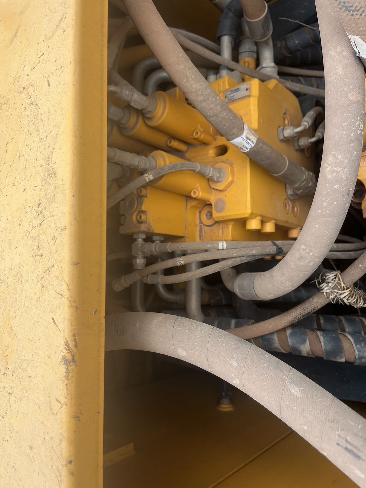 HyundaiR215VS  Excavator