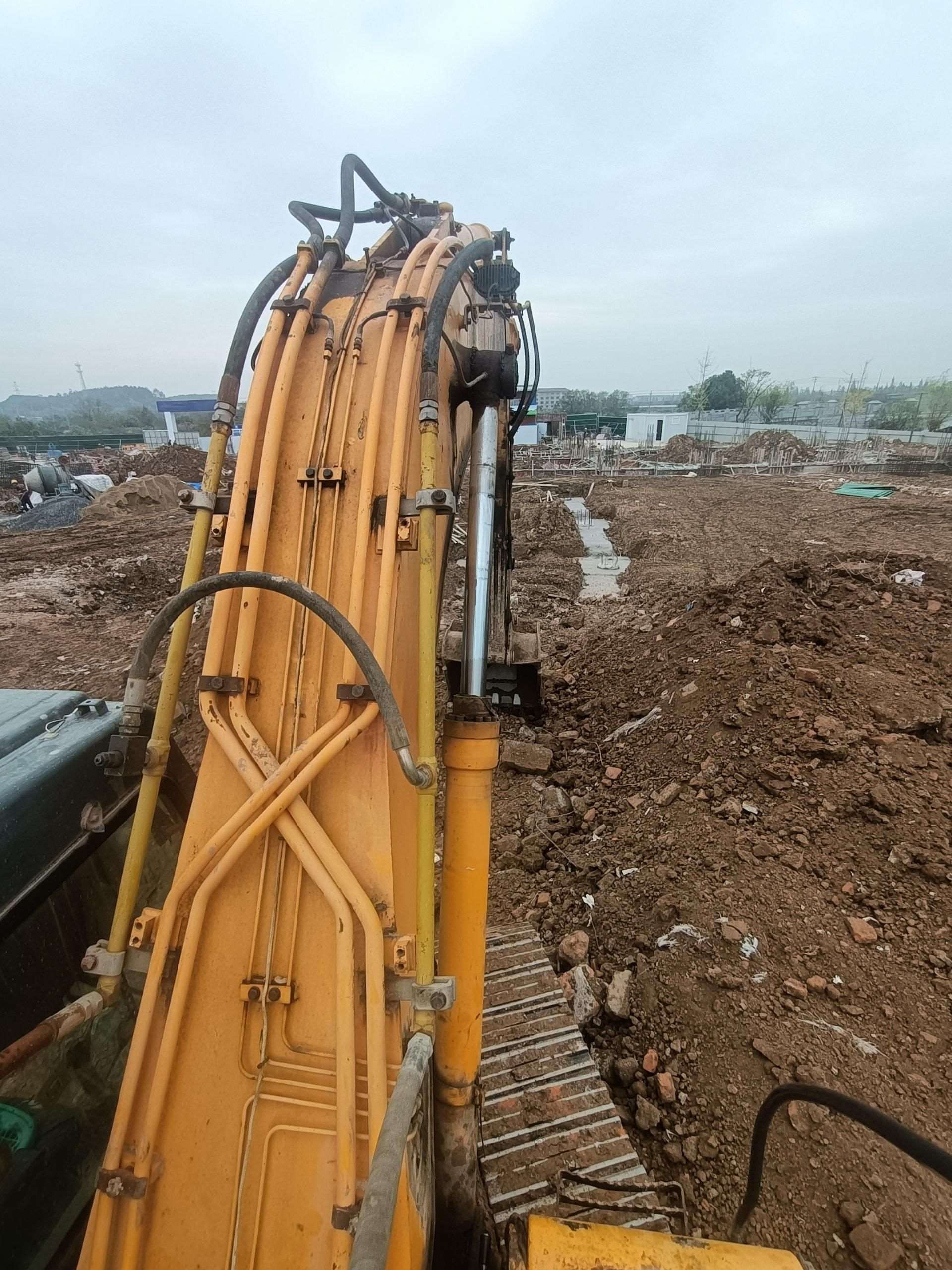 Hyundai  R225LVS  Excavator