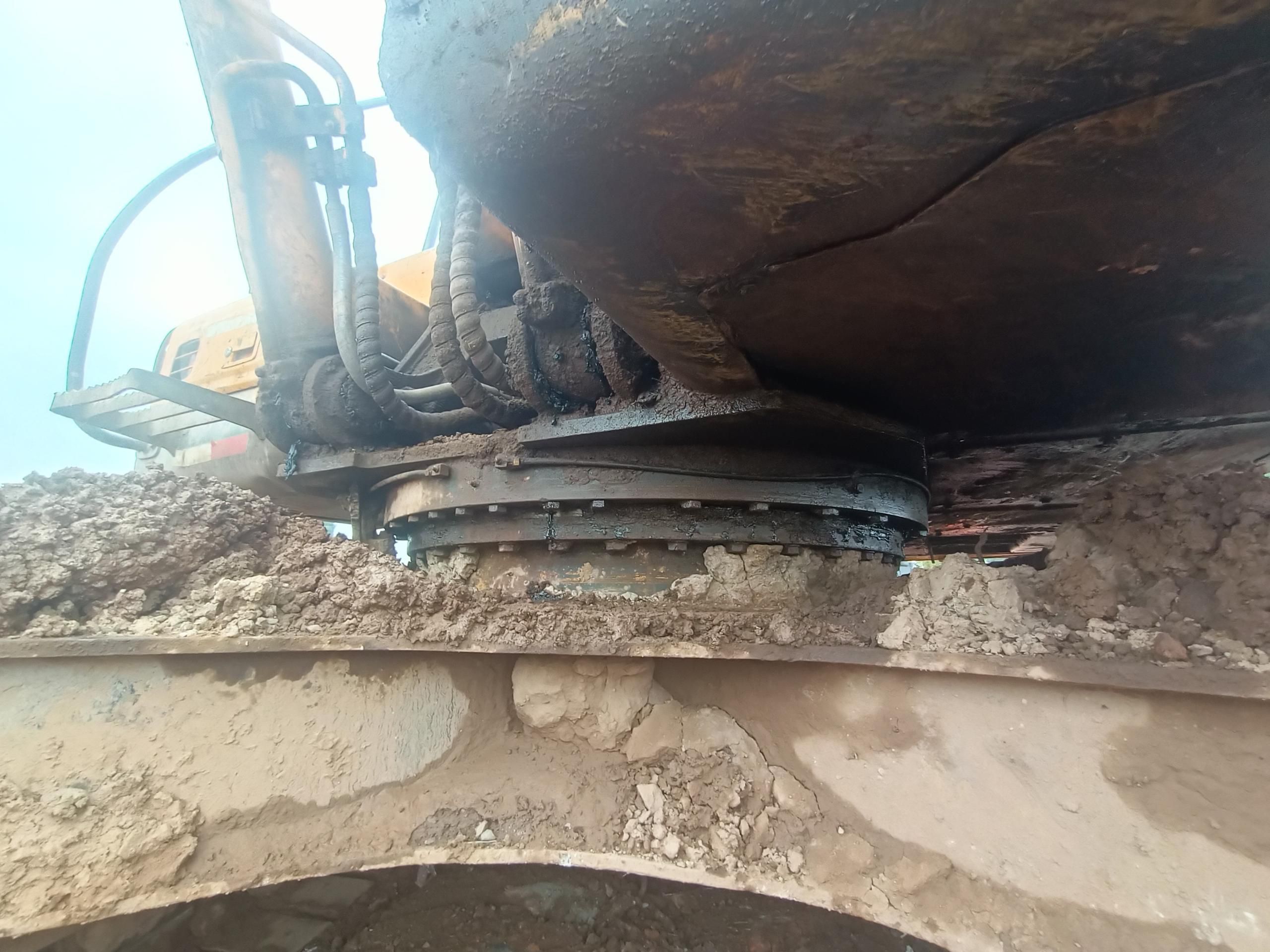 Hyundai  R225LVS  Excavator