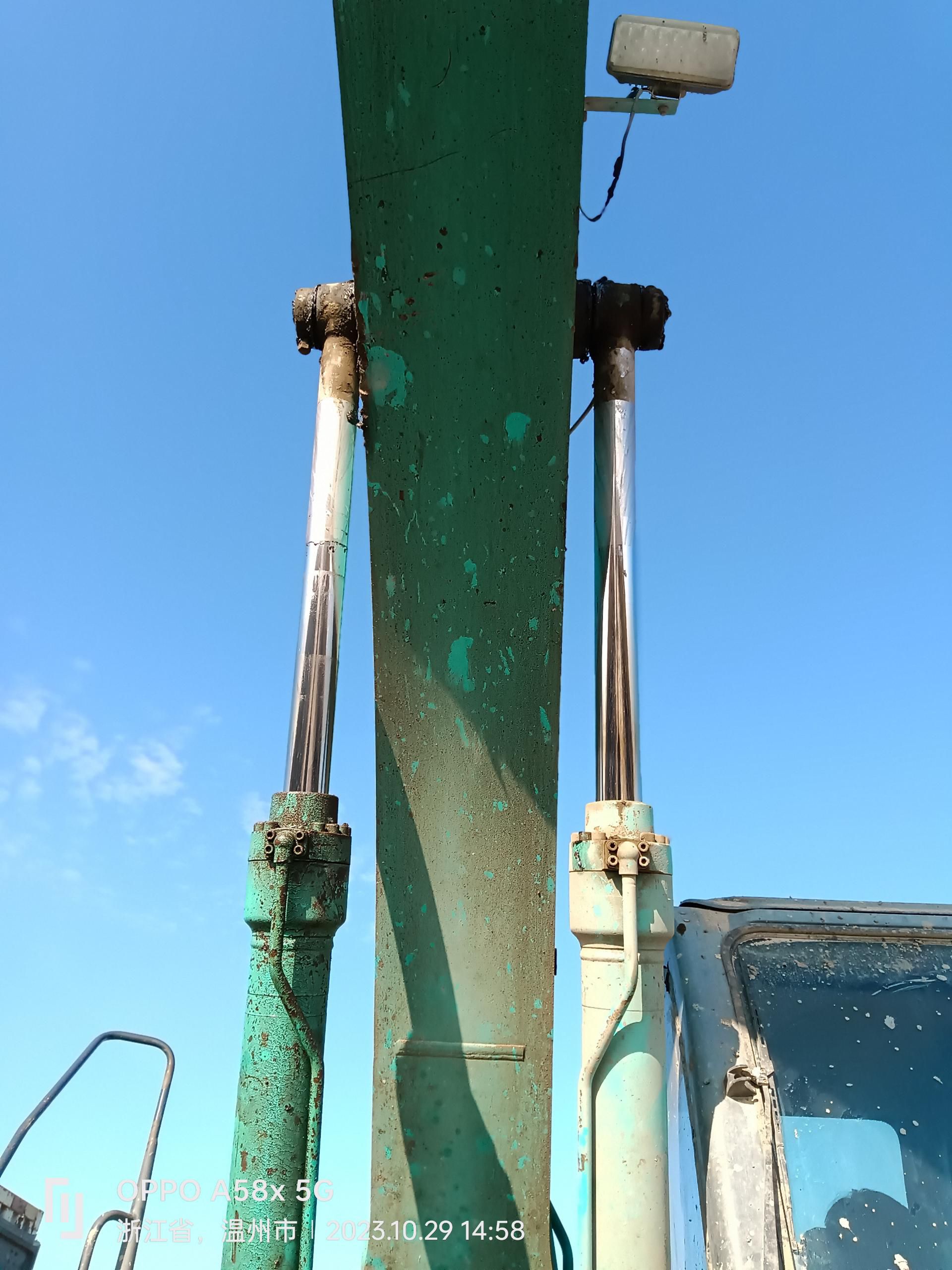 Kobelco  SK200-8  Excavator