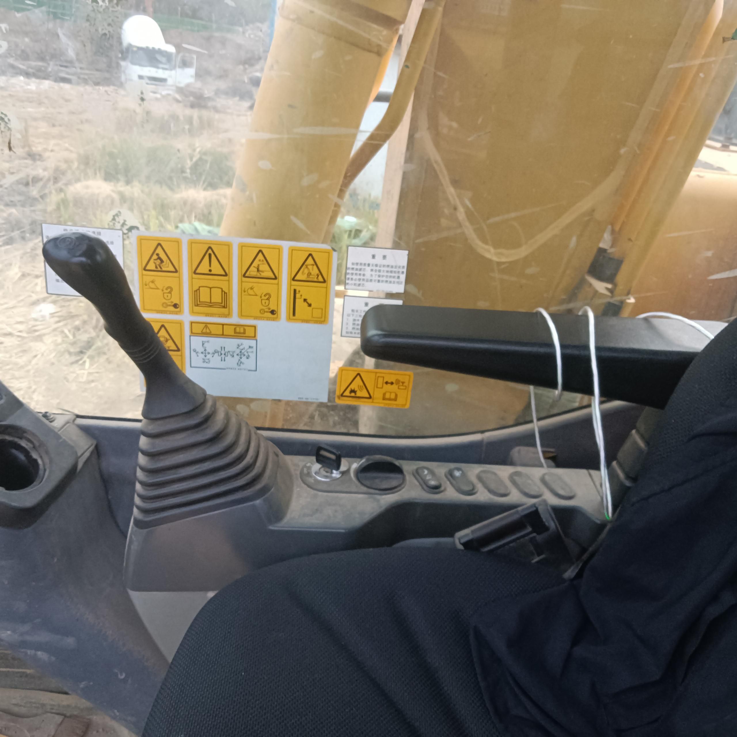 KomatsuPC130-8MO   Excavator