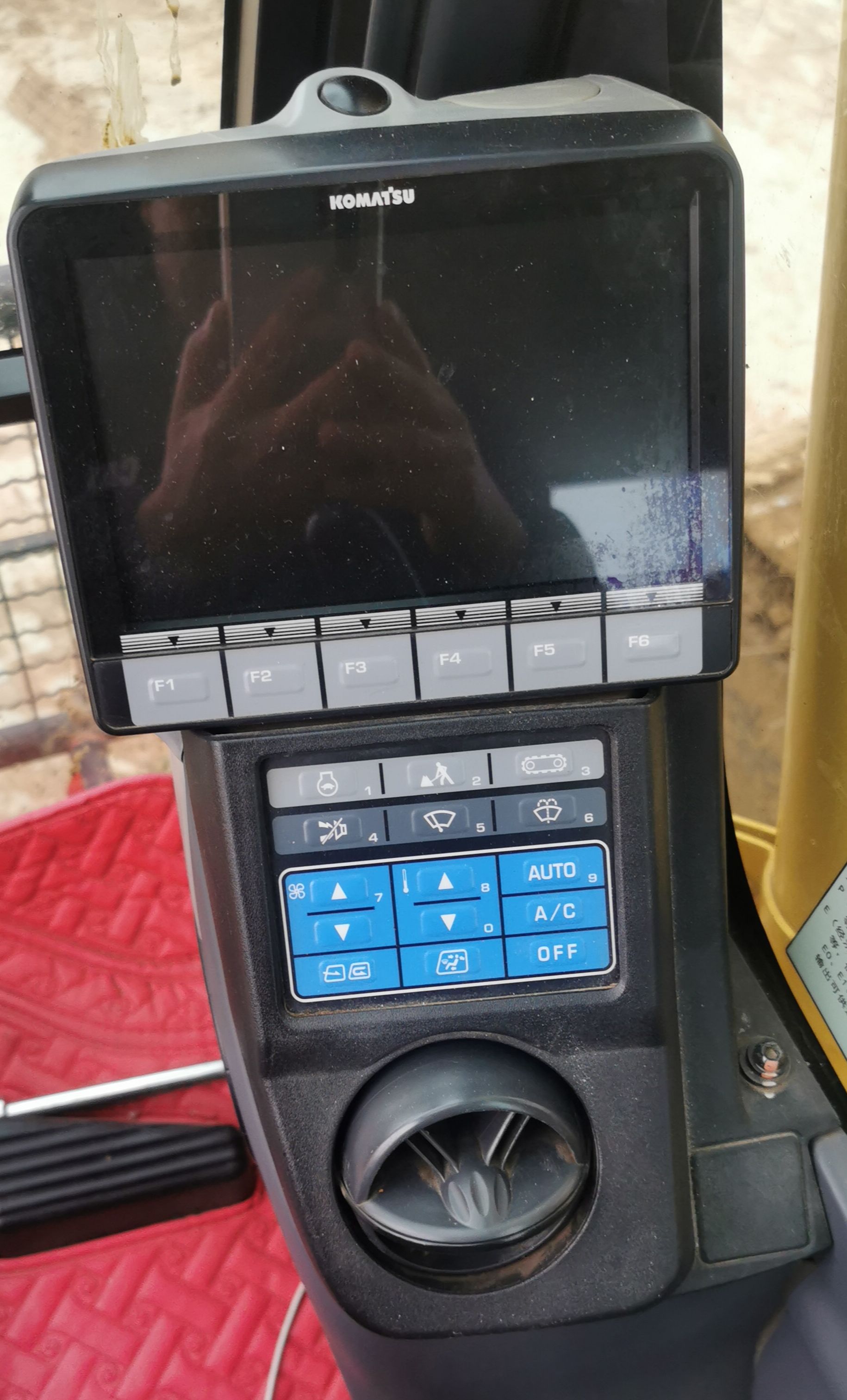 Komatsu  PC200-8M0   Excavator