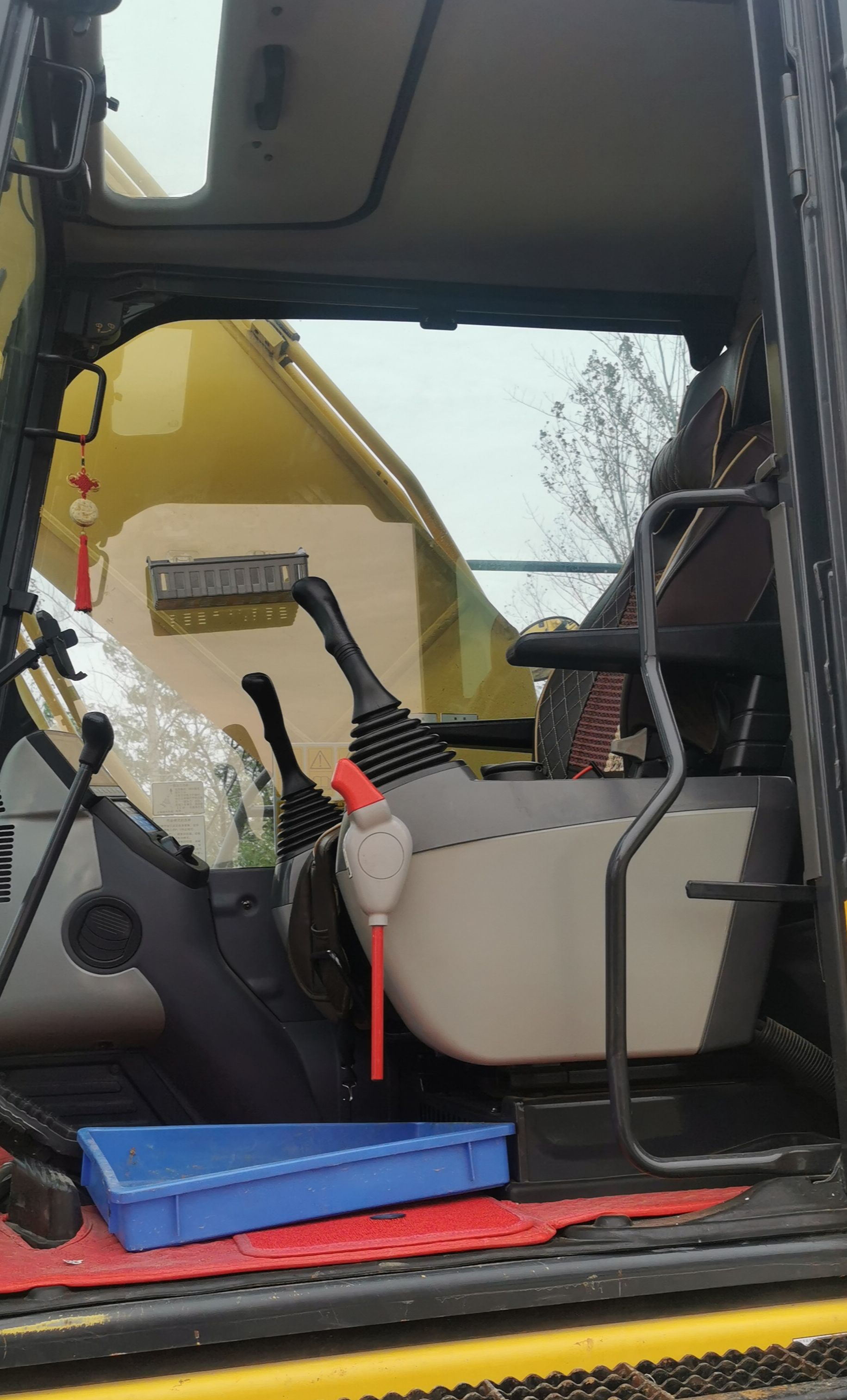 Komatsu  PC200-8M0   Excavator