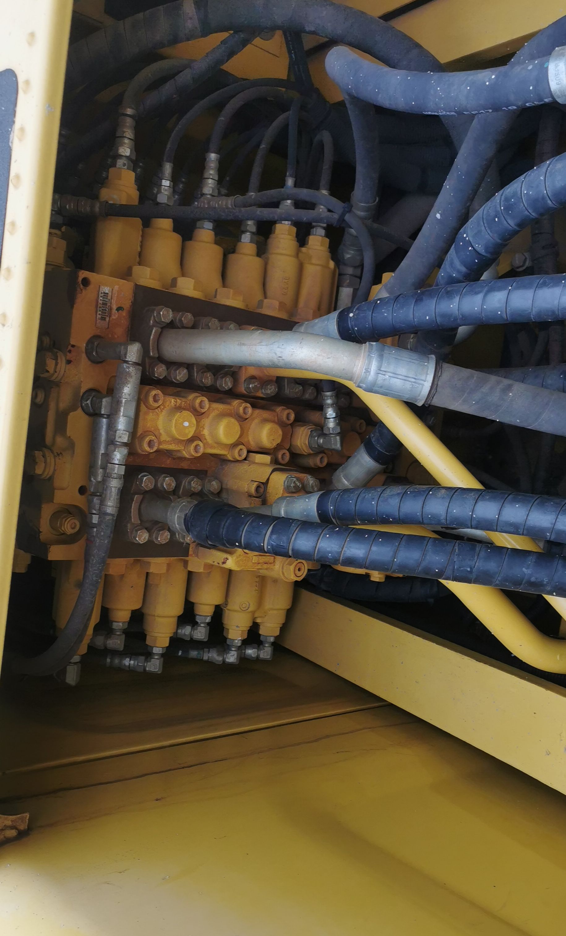 Komatsu  PC200-8M0   Excavator