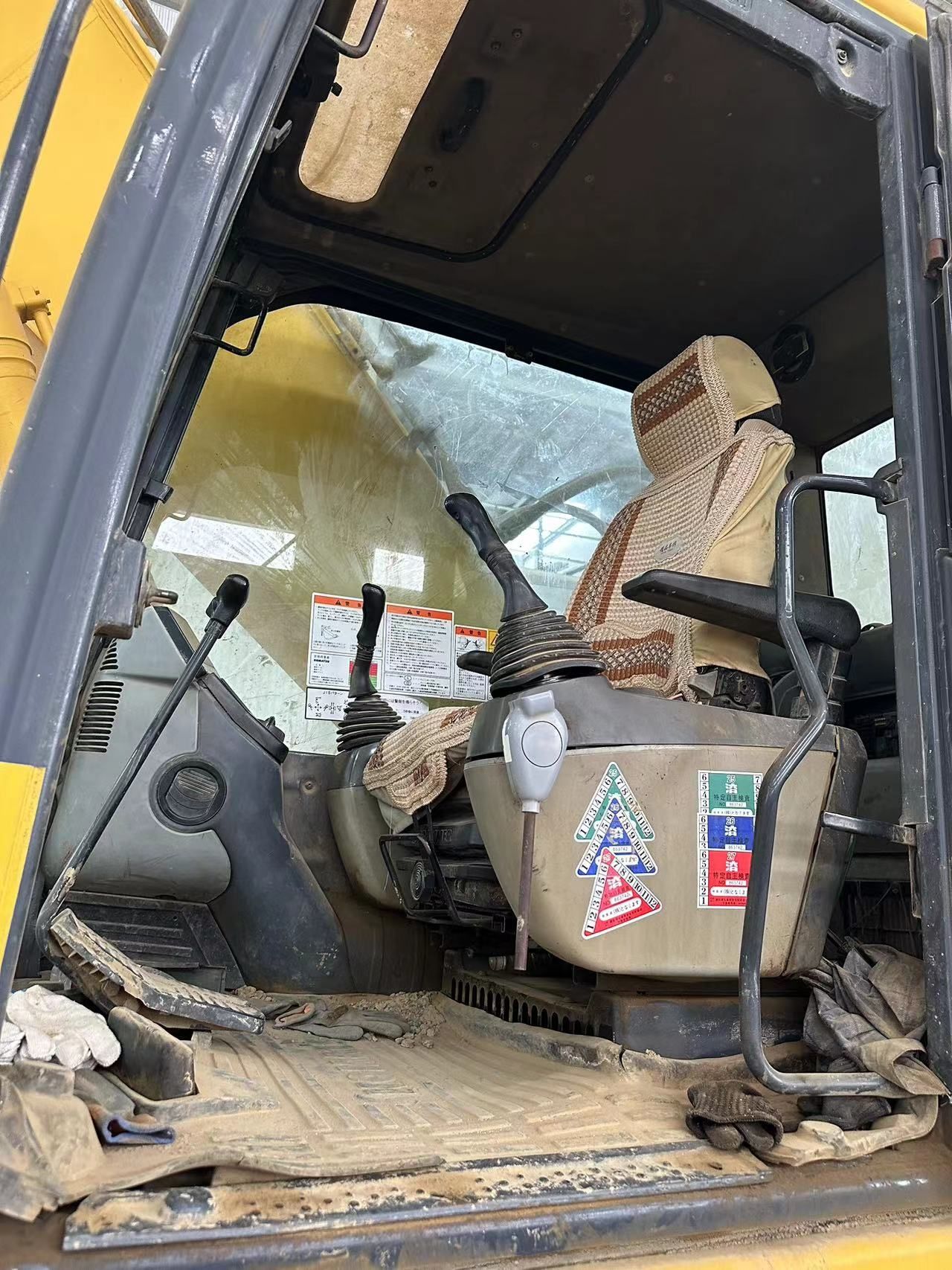 Komatsu   PC200-8N1   Excavator