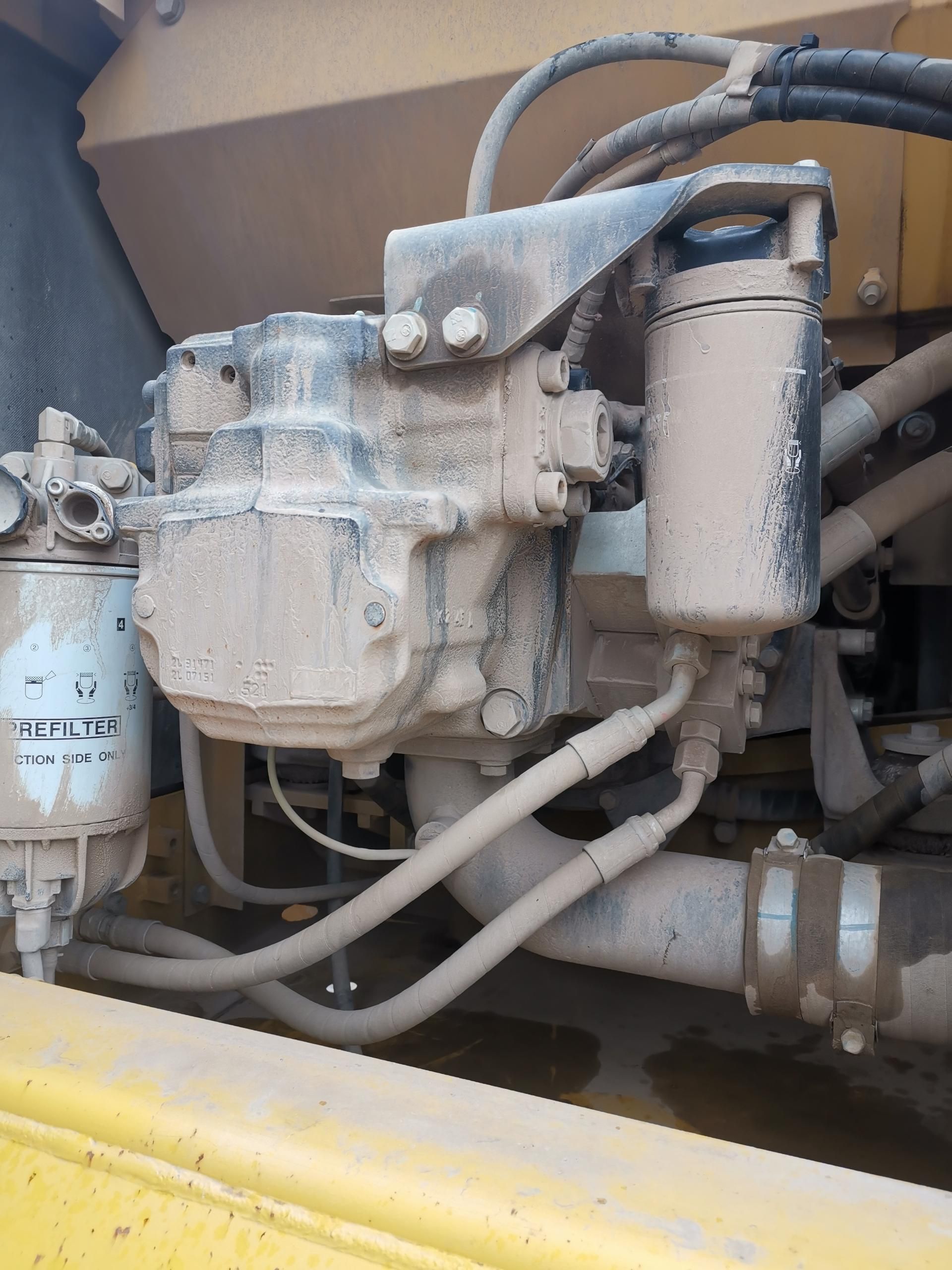 Komatsu  PC220-8M0    Excavator