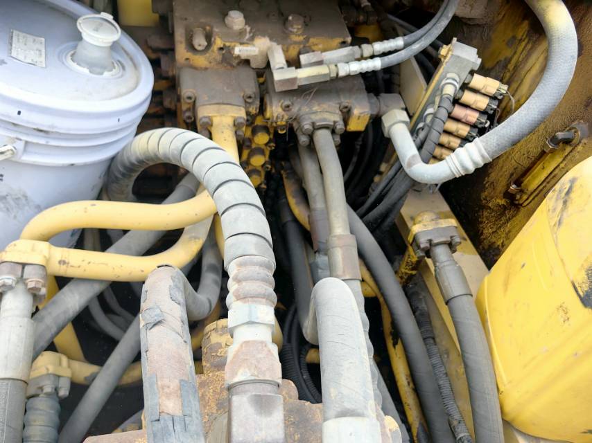 Komatsu   PC300-7  Excavator