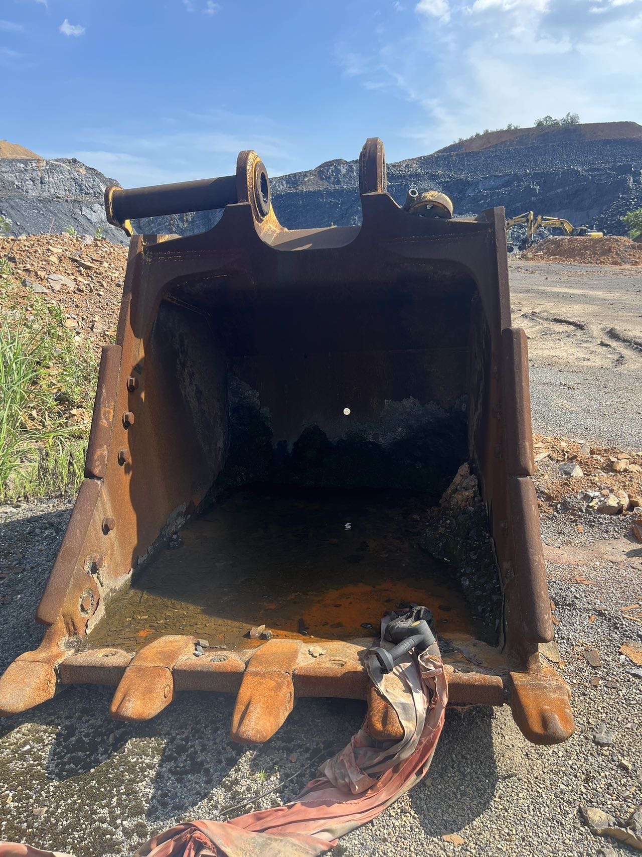 Komatsu PC500LC-10M0    Excavator