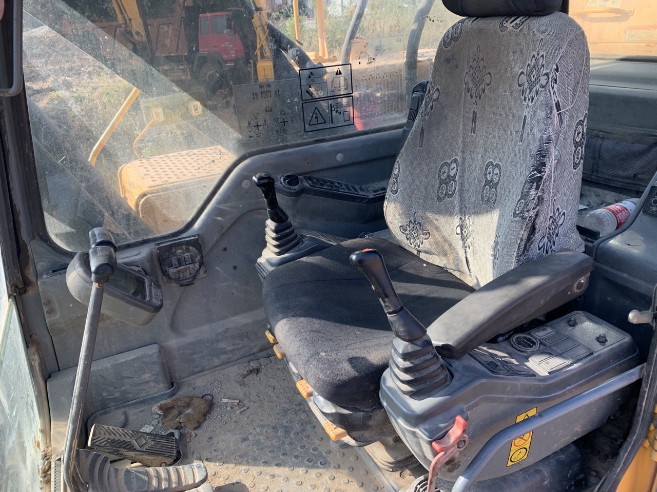 VOLVO EC210BLC    Excavator