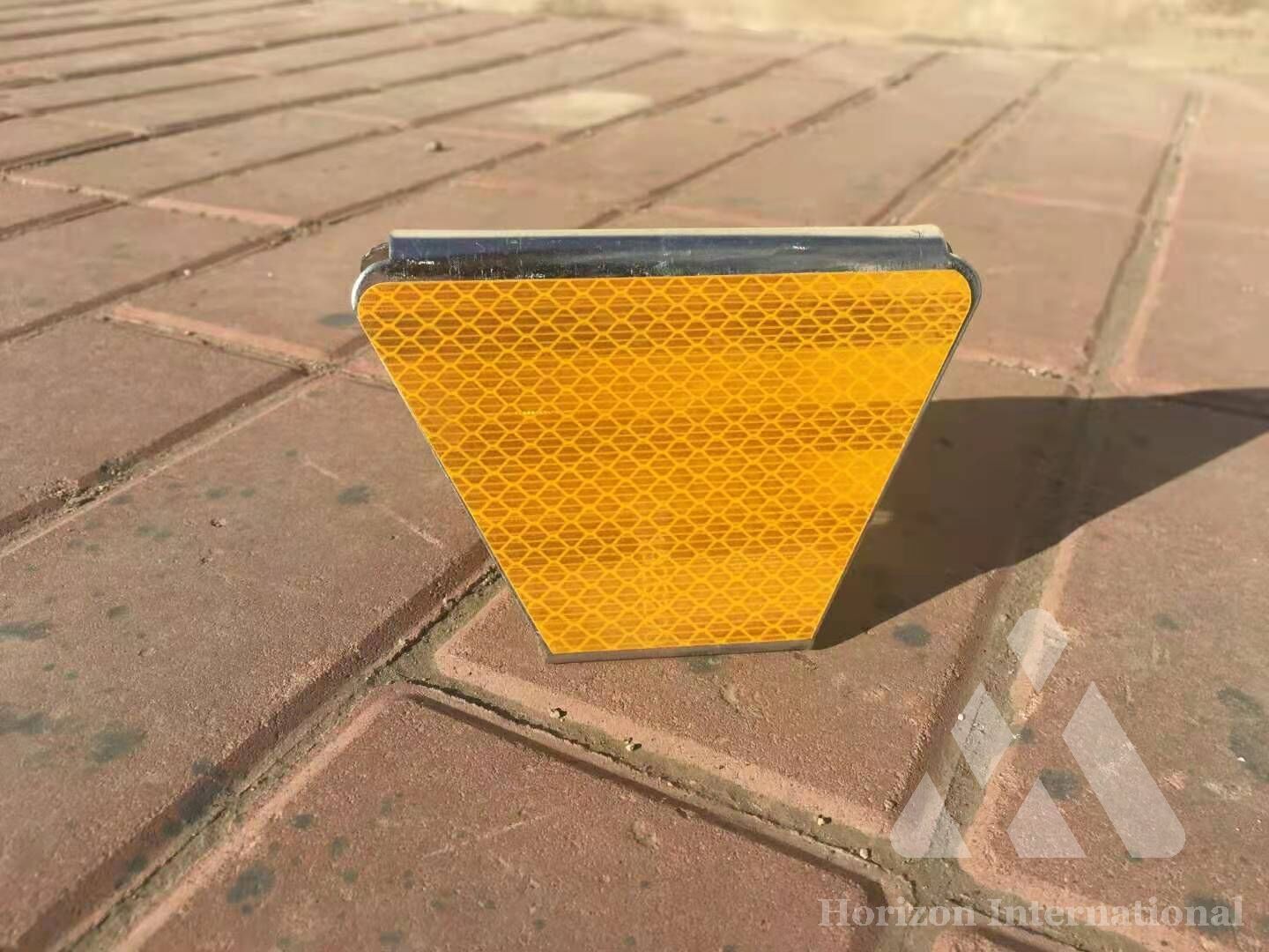 3M highway reflective delineator