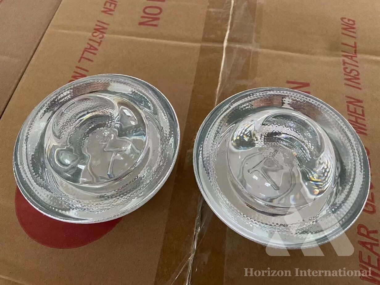 Glass bead traffic road stud